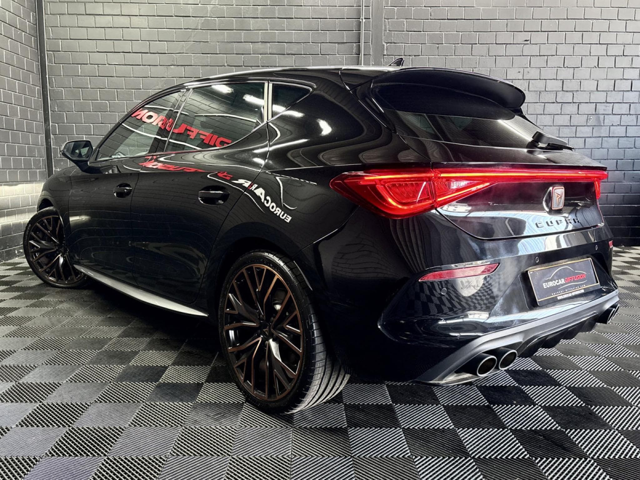 Cupra Leon VZ 2.0 TSI 300CV *DCC *SIEGES CHAUFF* (2024) - Foto 4