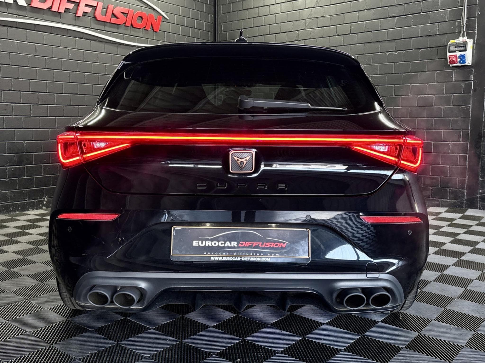 Cupra Leon VZ 2.0 TSI 300CV *DCC *SIEGES CHAUFF* (2024) - Foto 5