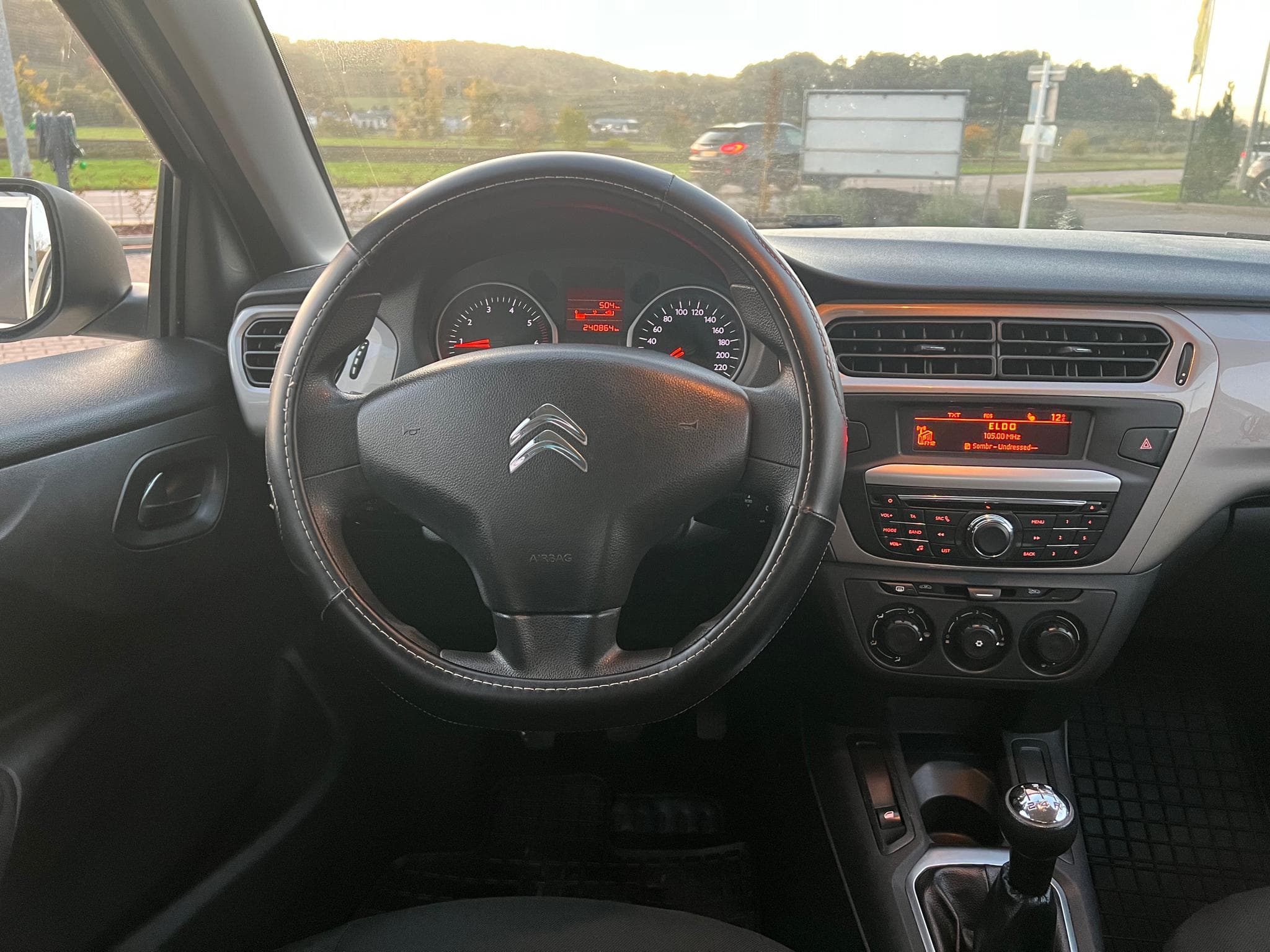 Citroën C-Elysée 1.6 HDi 100CV Selection (2016) - Photo 8
