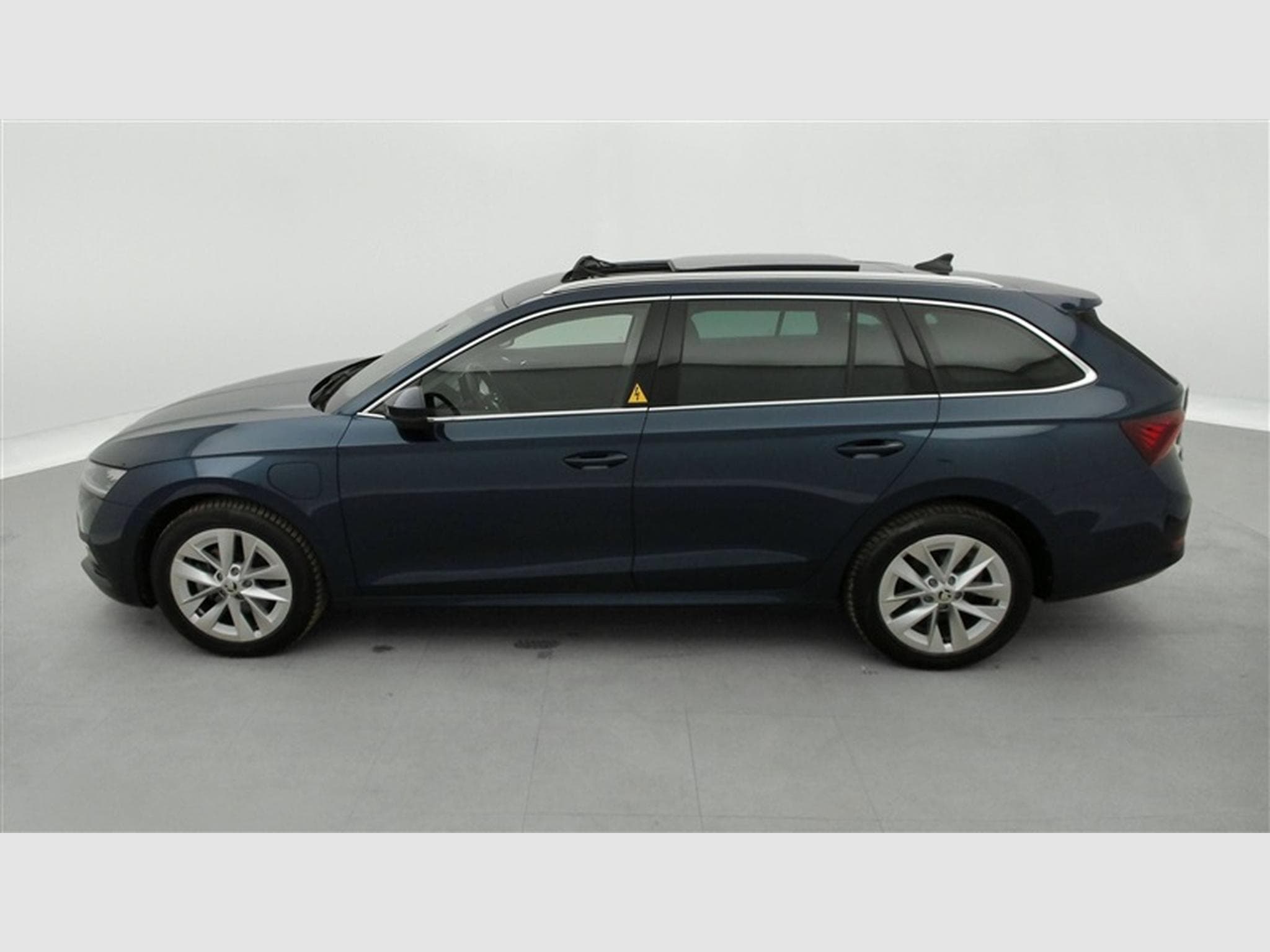Skoda Octavia 1.4 TSI PHEV Clever+ DSG Navi / Led / Pano (2023) - Photo 3