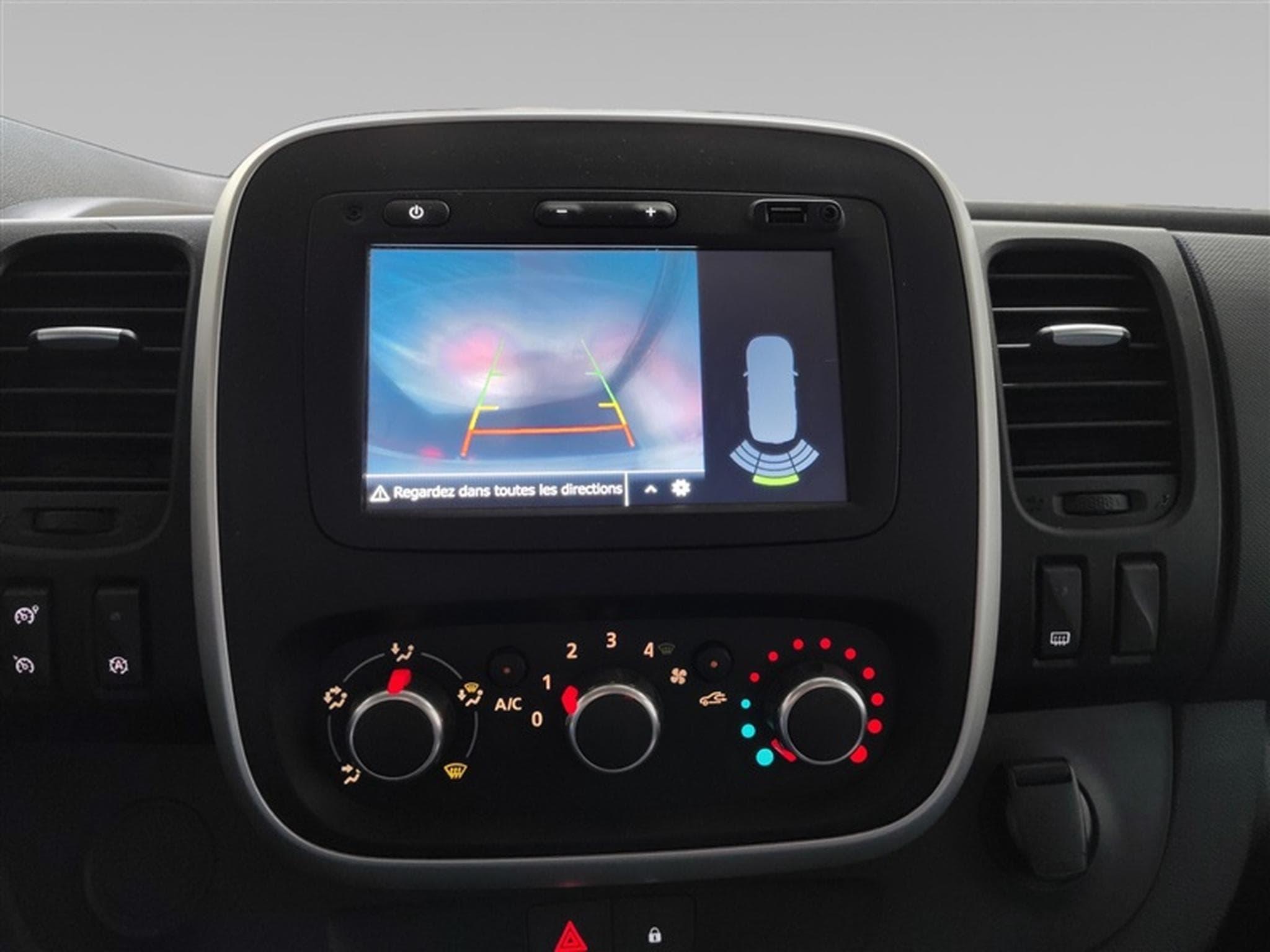 Renault Trafic 2.0 dCi 29 L2H1 Confort (2021) - Photo 17