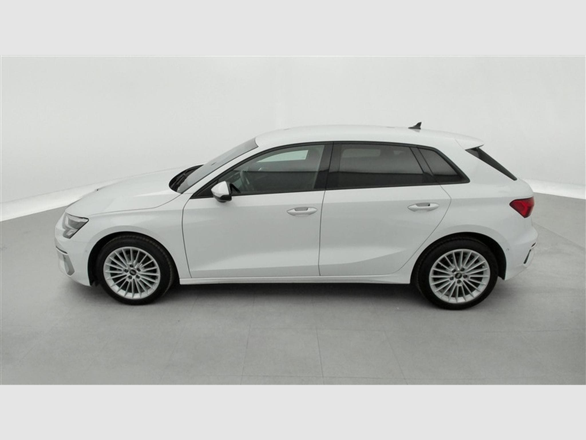 Audi A3 30 TFSI Advanced  Cuir / Navi / Led (2022) - Photo 3
