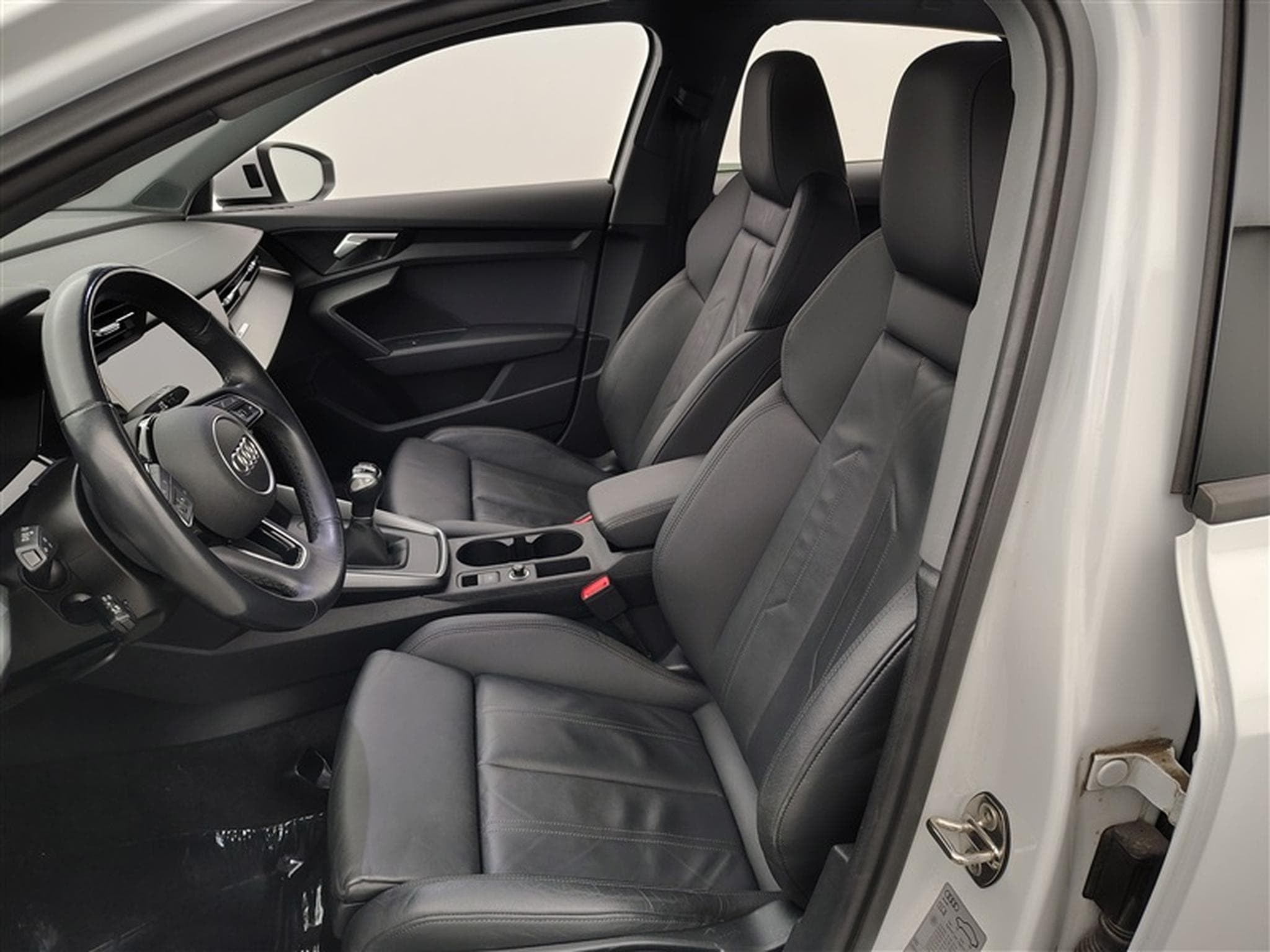 Audi A3 30 TFSI Advanced  Cuir / Navi / Led (2022) - Photo 7