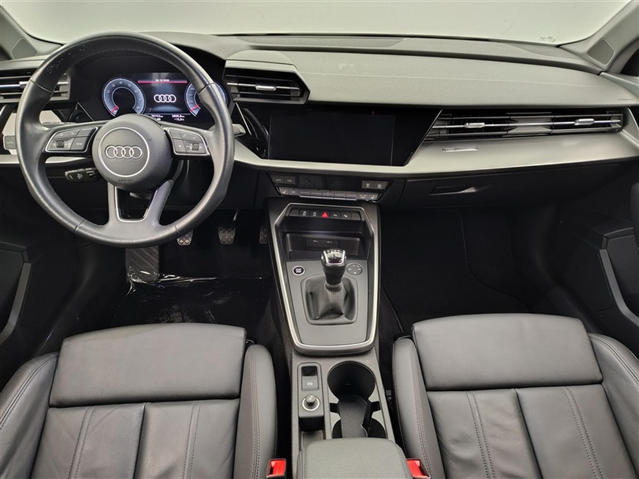Audi A3 30 TFSI Advanced  Cuir / Navi / Led (2022) - Photo 8