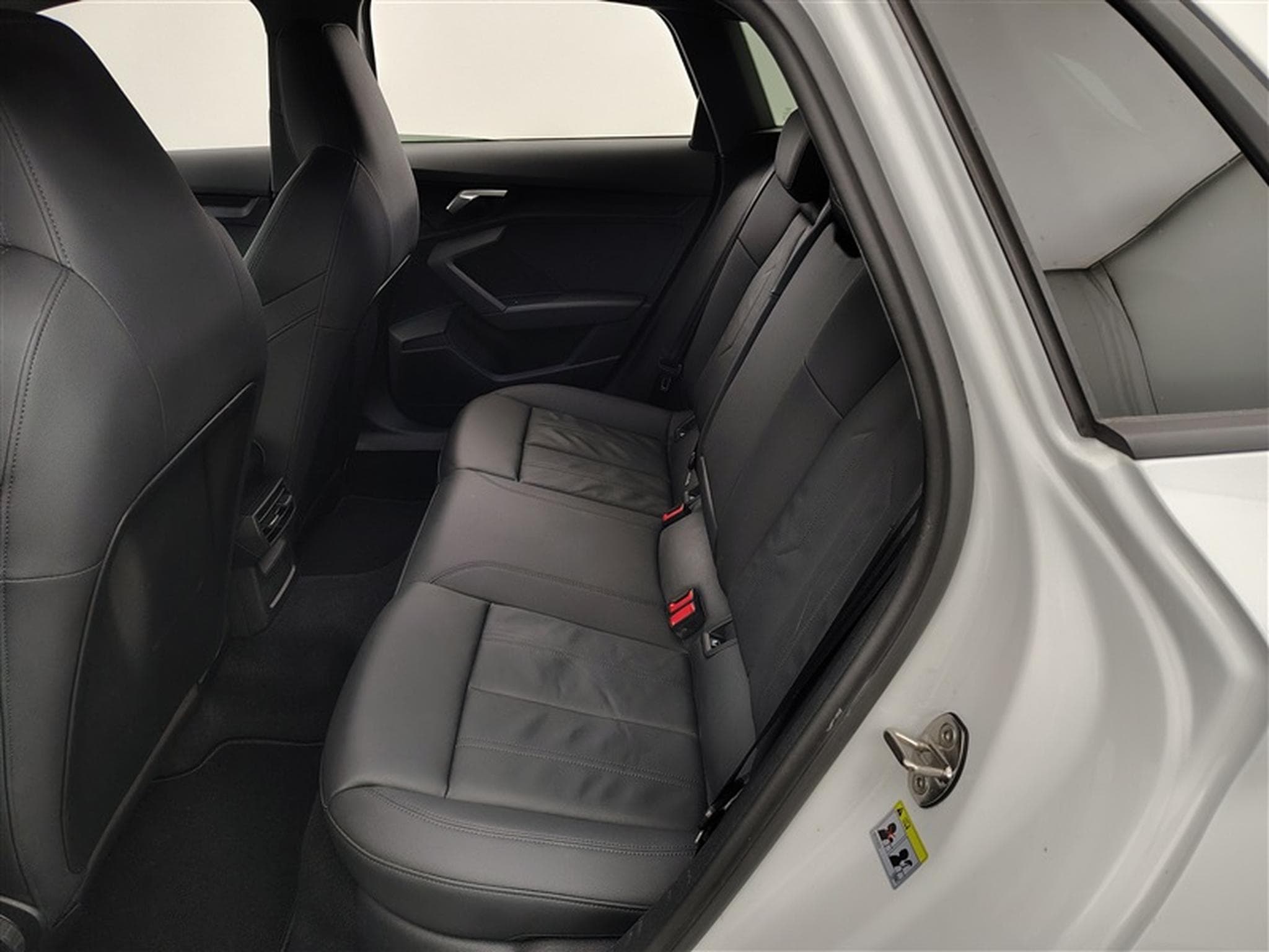 Audi A3 30 TFSI Advanced  Cuir / Navi / Led (2022) - Photo 13