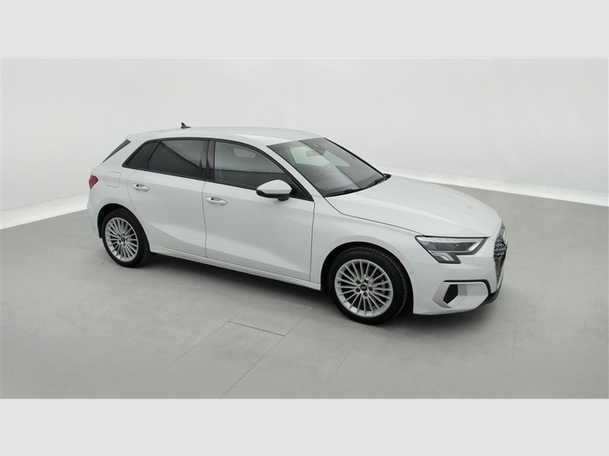 Audi A3 30 TFSI Advanced  Cuir / Navi / Led (2022) - Photo 23