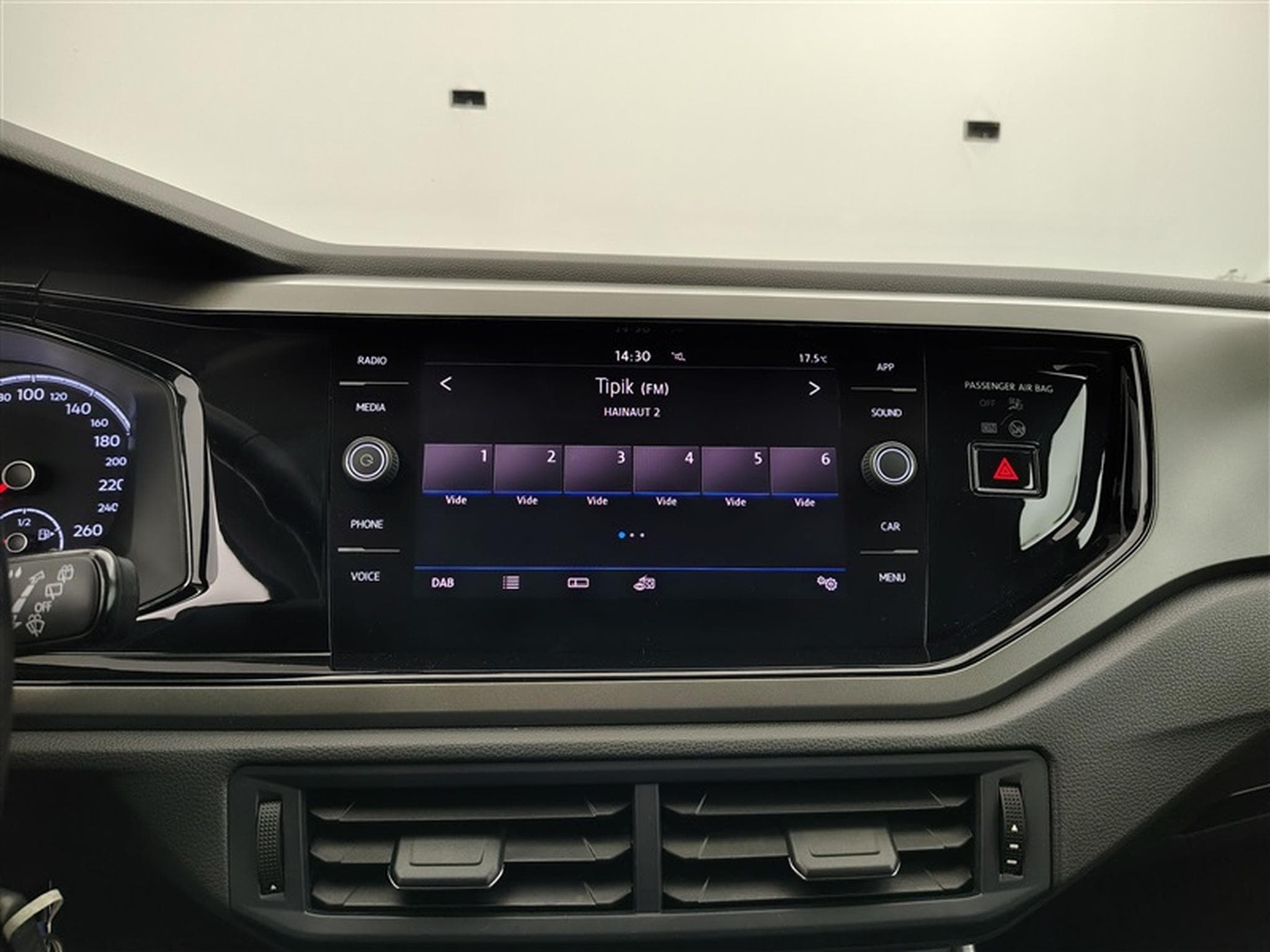VW Polo 1.0 TSi Comfortline OPF DSG (2019) - Photo 11