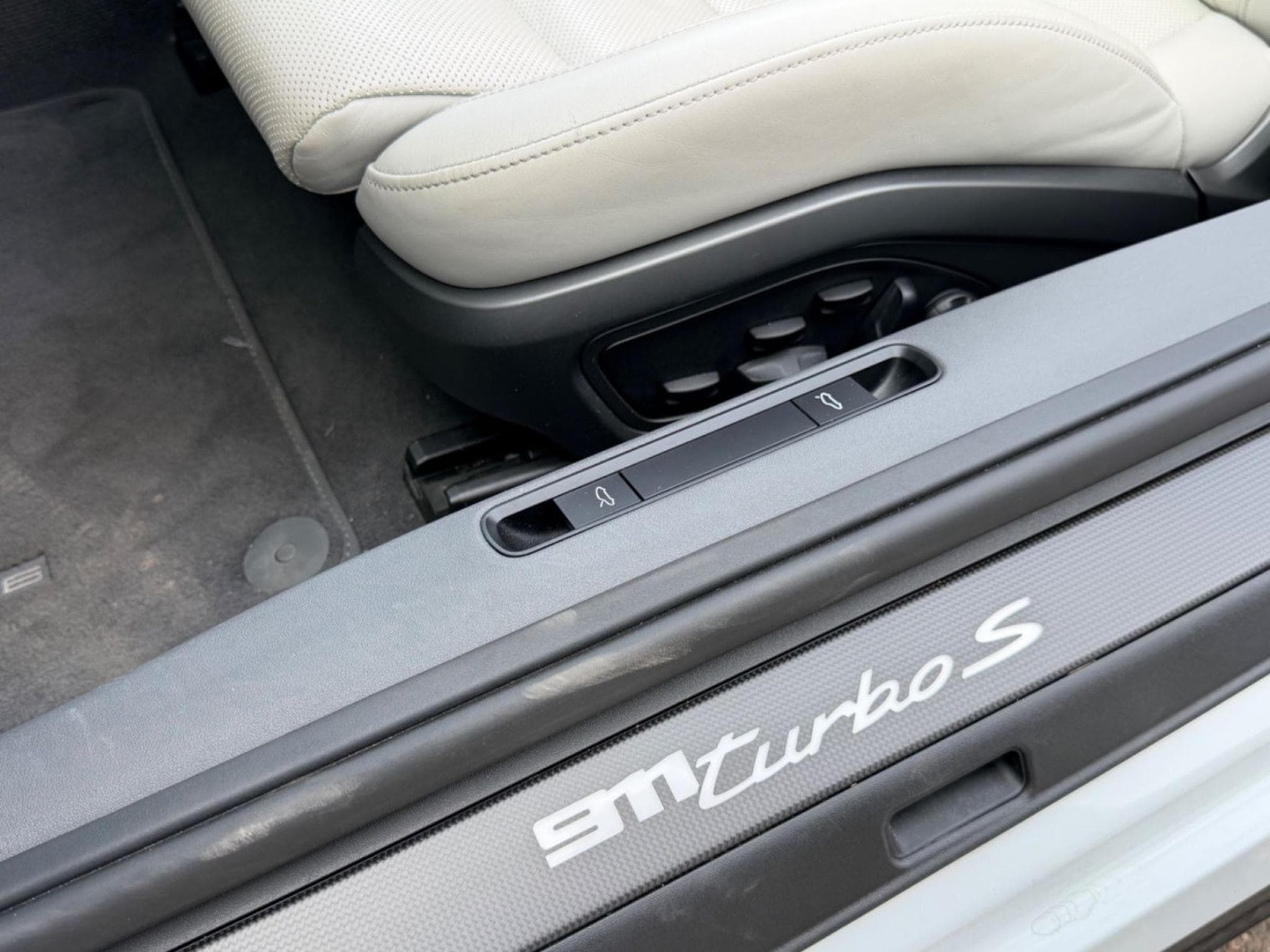 Porsche 911 Turbo S Cabriolet/Aero Paket/Unfallfrei/Nach (2022) - Photo 14