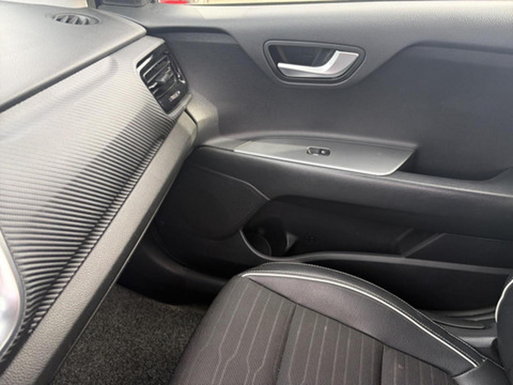 Kia Stonic 1.0 T 100 MORE DCT (2021) - Photo 11