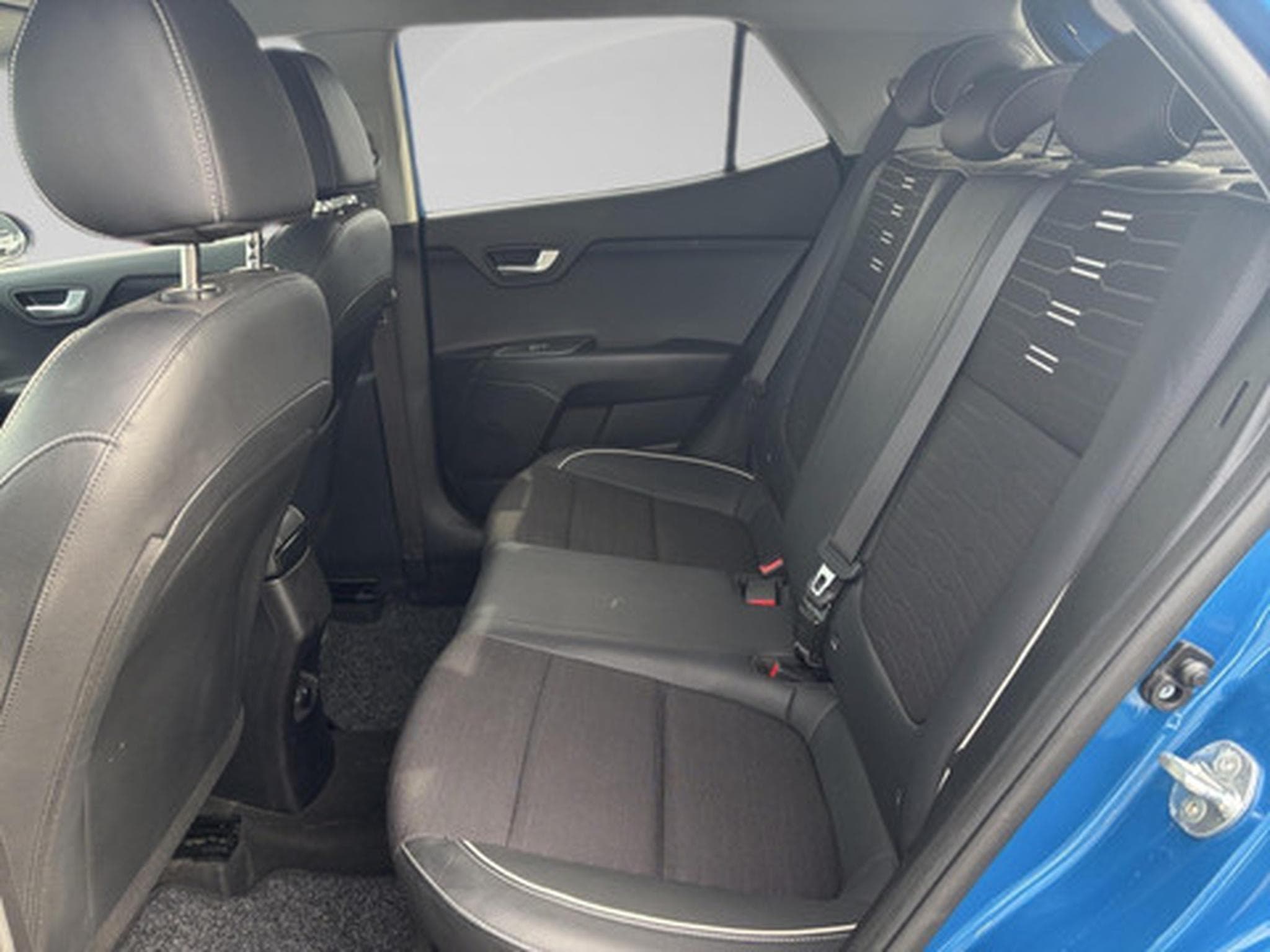 Kia Stonic 1.0 T 100 MORE DCT (2021) - Photo 8