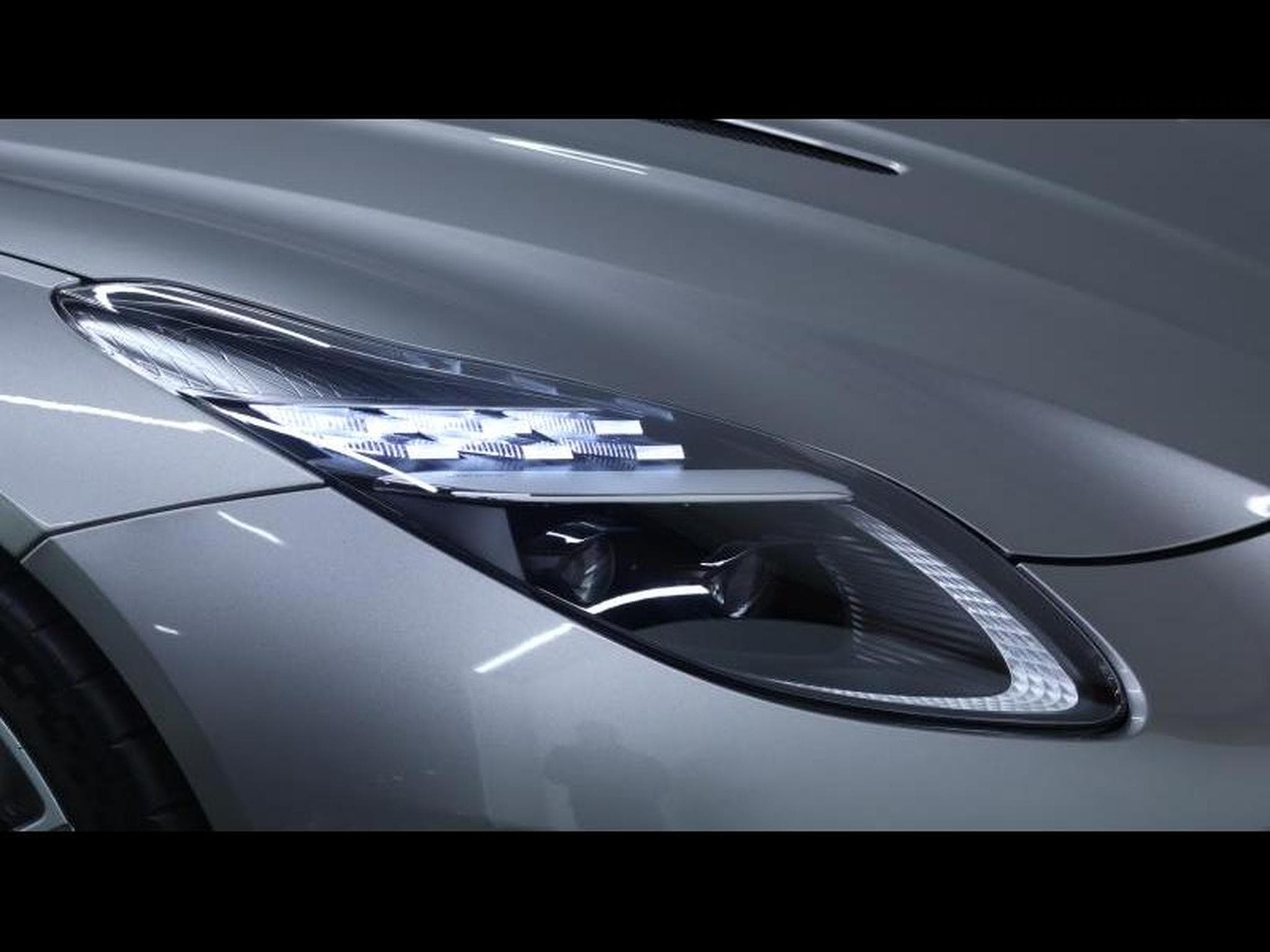Aston-Martin DB12 4.0 V8 Coupé (2024) - Photo 9