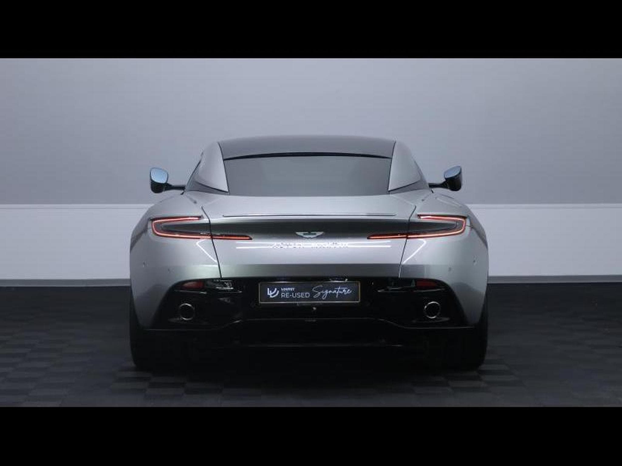Aston-Martin DB12 4.0 V8 Coupé (2024) - Photo 6