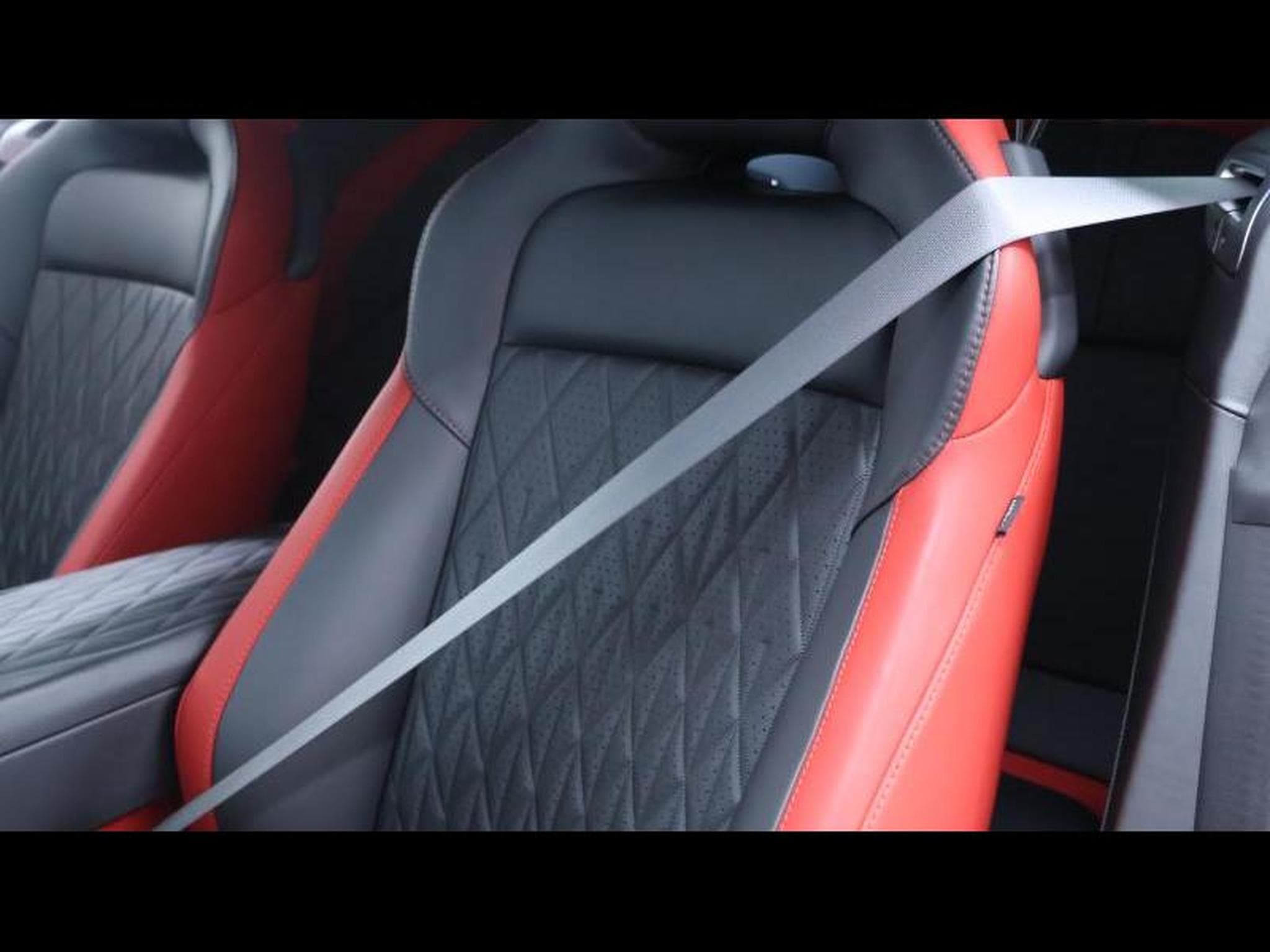 Aston-Martin DB12 4.0 V8 Coupé (2024) - Photo 18