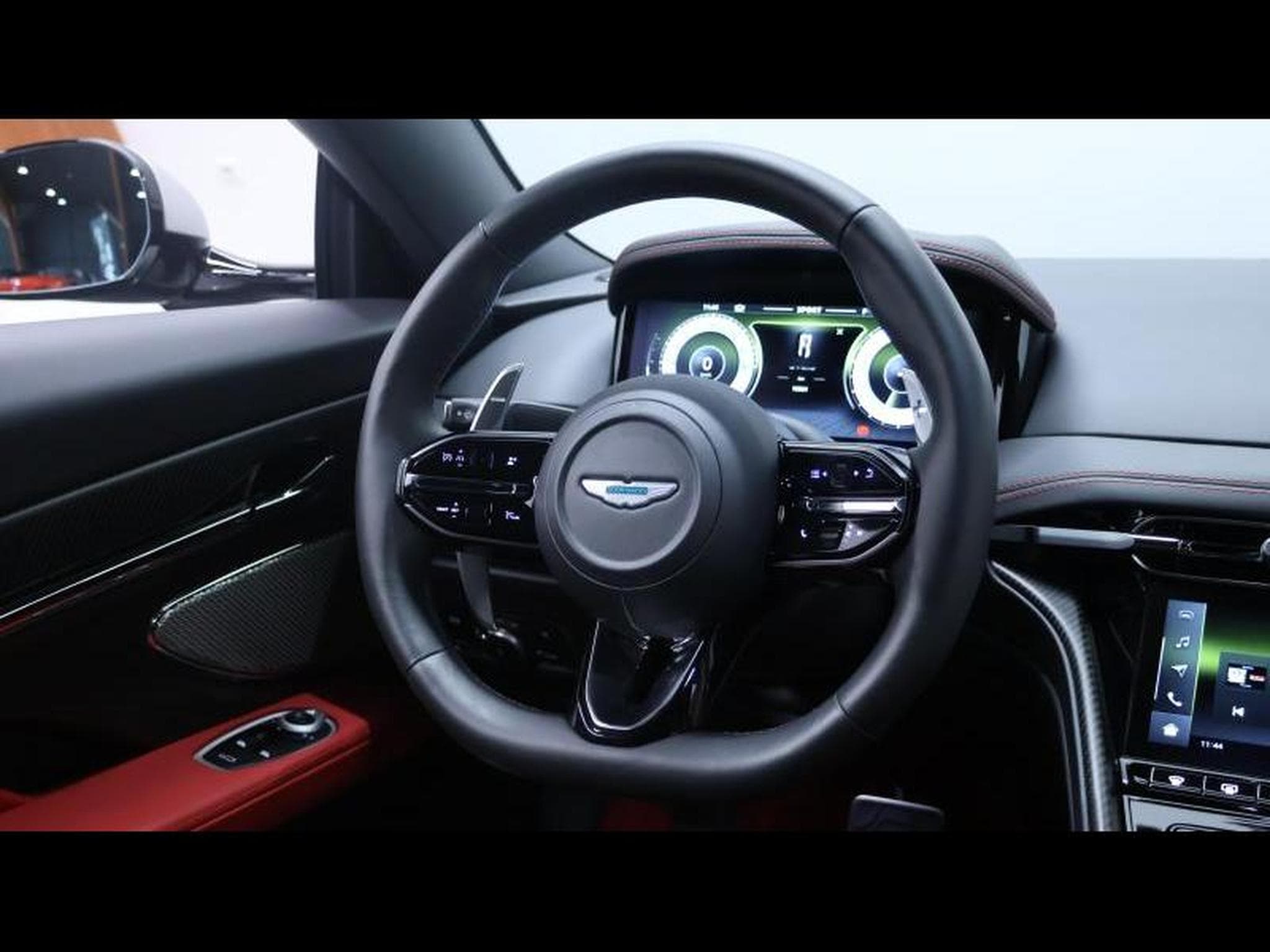 Aston-Martin DB12 4.0 V8 Coupé (2024) - Photo 24
