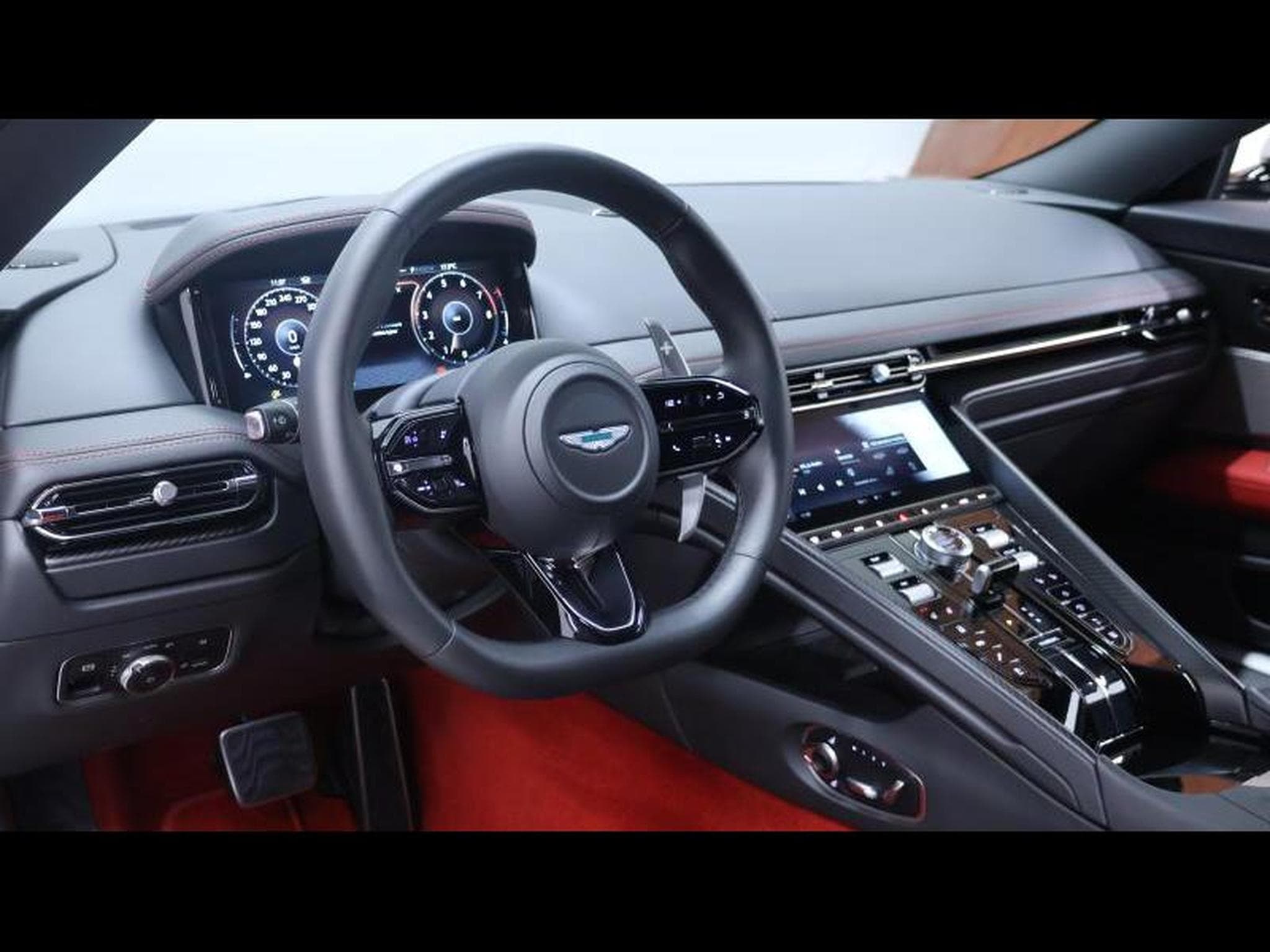 Aston-Martin DB12 4.0 V8 Coupé (2024) - Photo 23