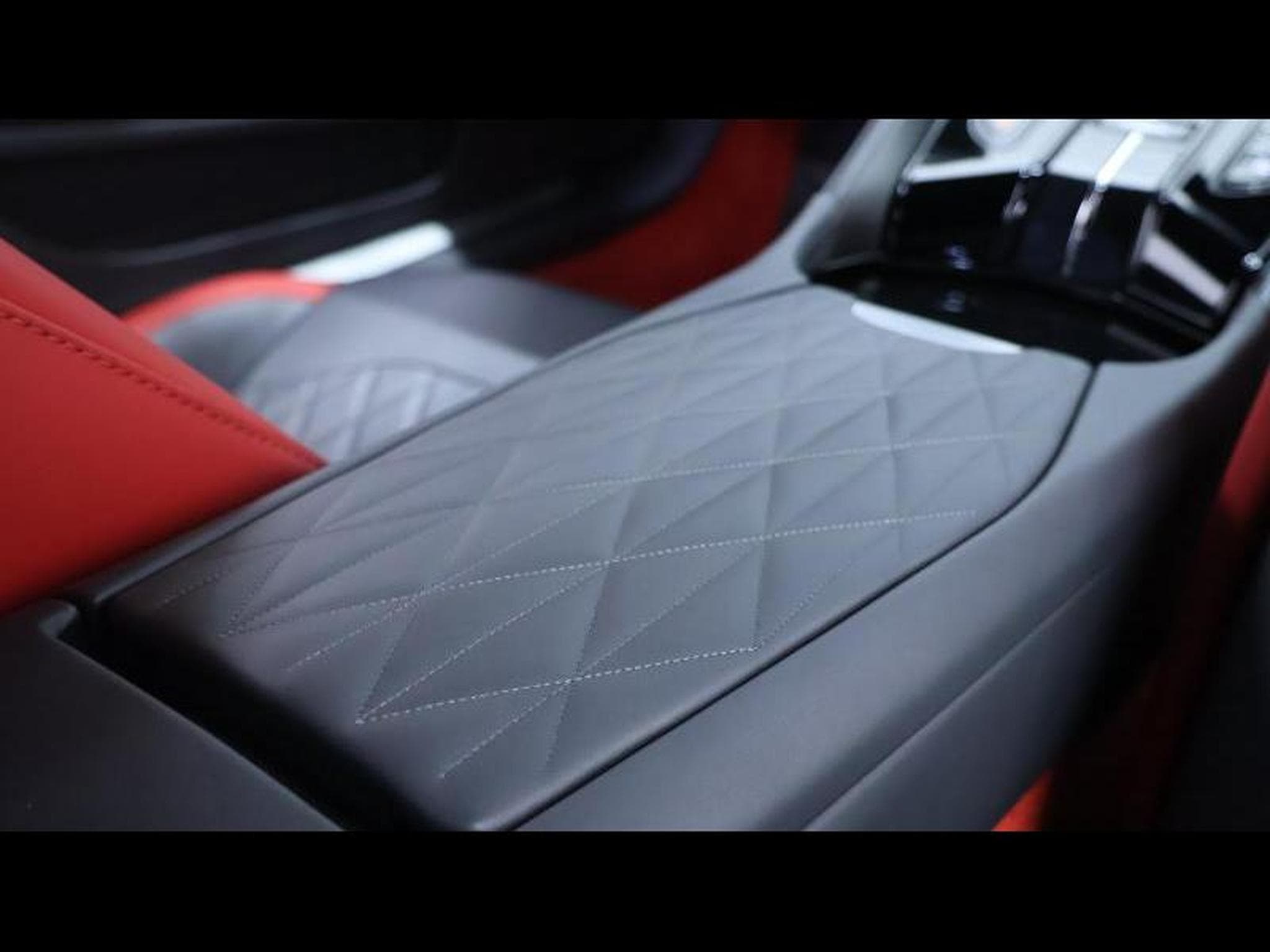 Aston-Martin DB12 4.0 V8 Coupé (2024) - Photo 29