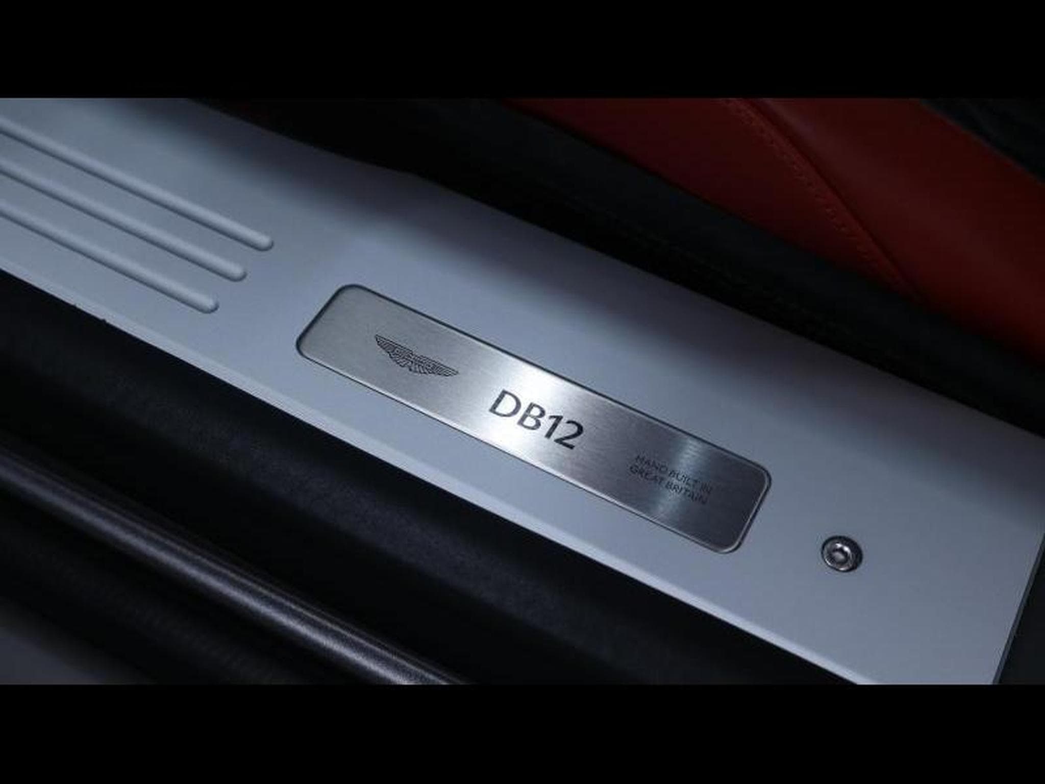 Aston-Martin DB12 4.0 V8 Coupé (2024) - Photo 39