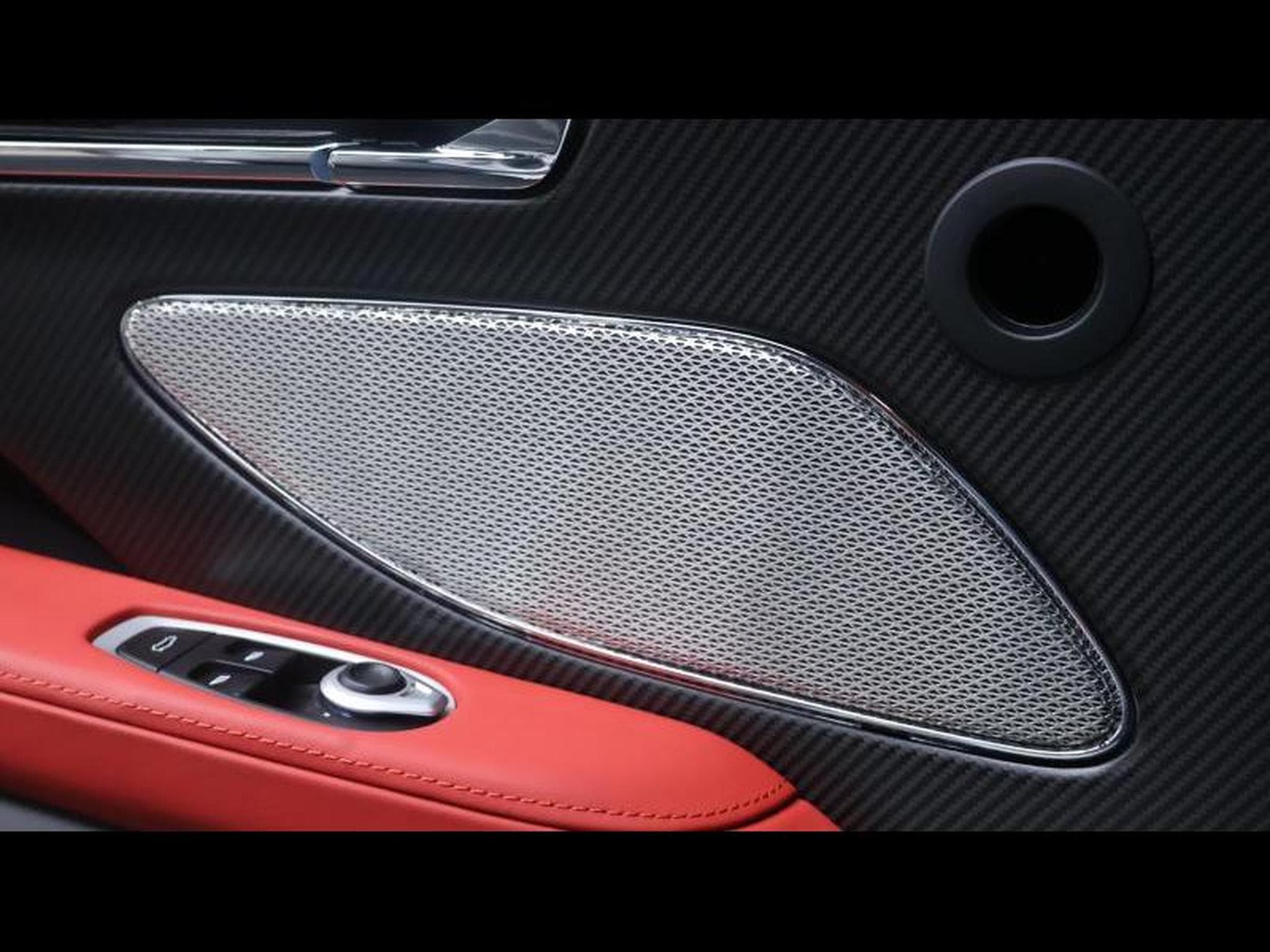 Aston-Martin DB12 4.0 V8 Coupé (2024) - Photo 41