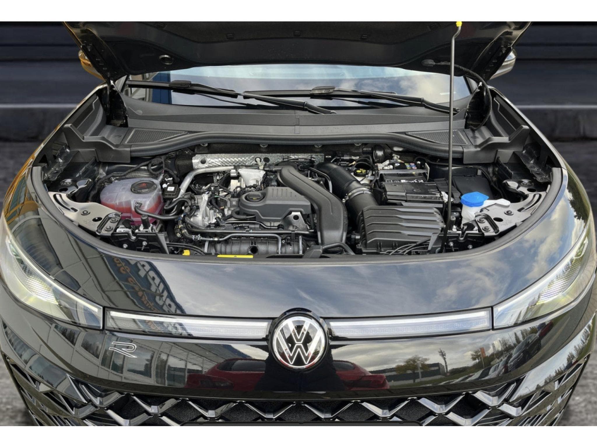 VW T-Roc VW T-Roc eTSI DSG R-Line (2026) - Foto 9