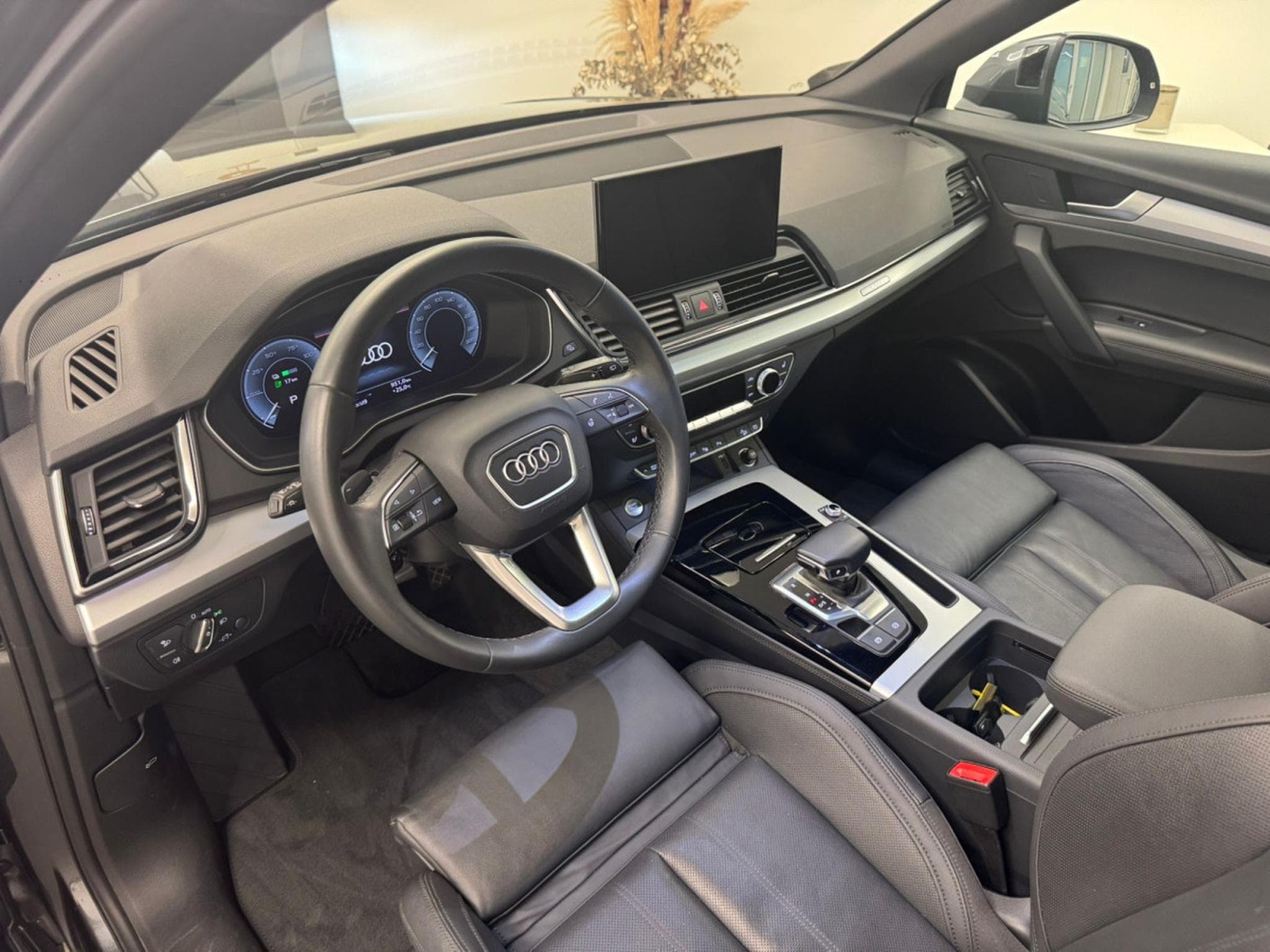 Audi Q5 S line 55 TFSI e quattro 367 CV / 270 KW S tronic (2023) - Photo 4