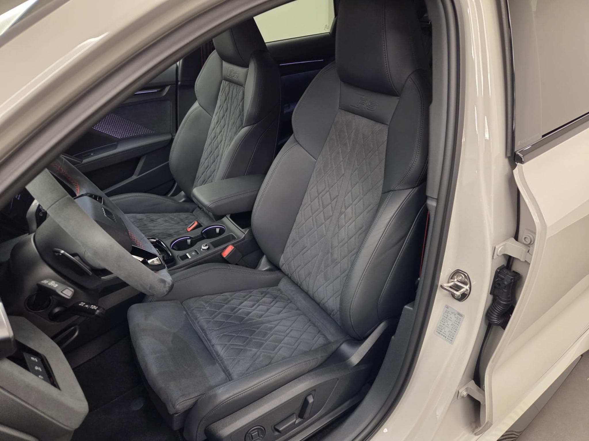Audi RS3 Sportback 2.5 TFSI quattro 400 CH / 294 kW S tronic (2025) - Photo 2
