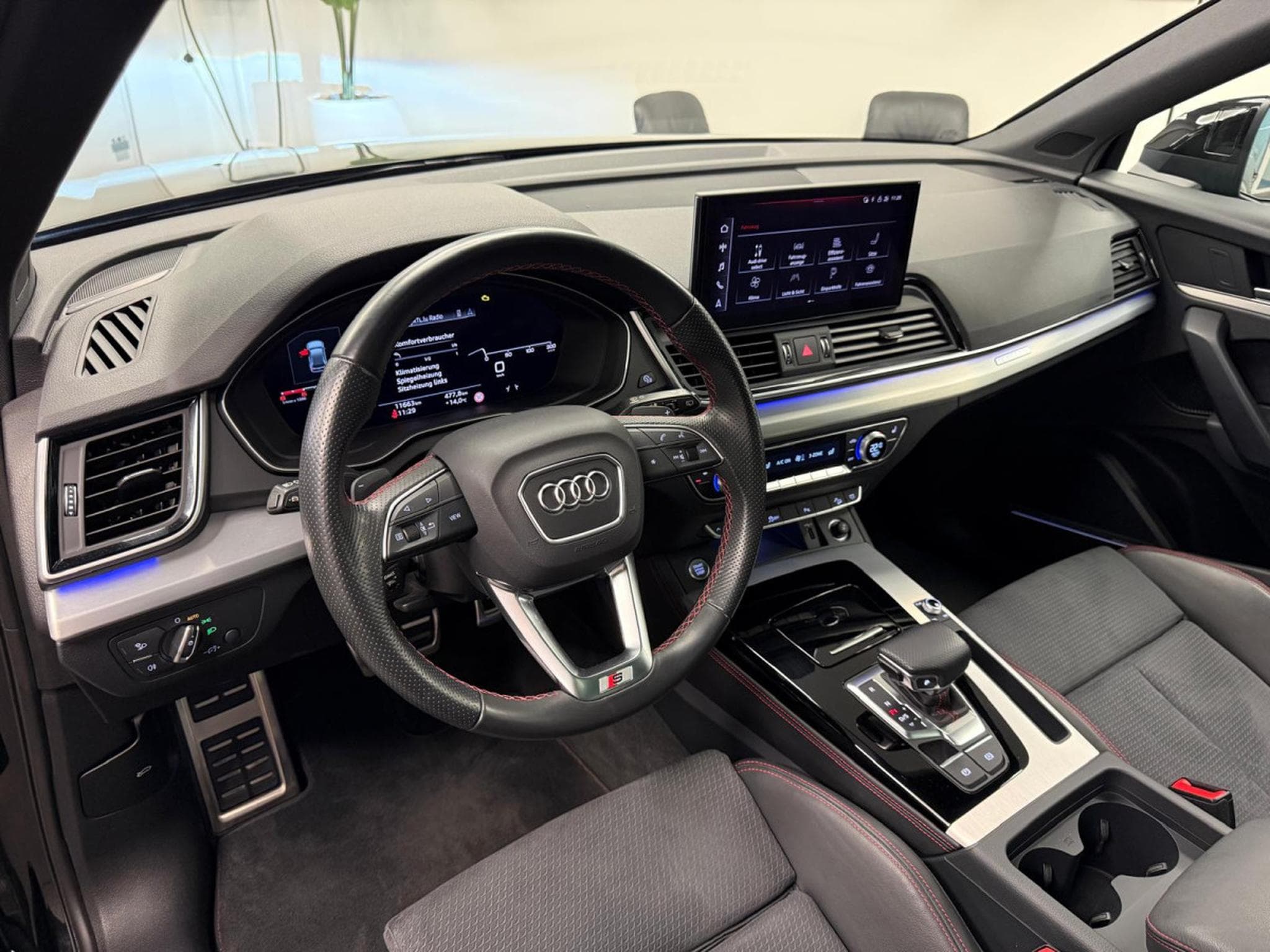 Audi Q5 S line 40 TFSI quattro 204 CH / 150 kW S tronic (2024) - Photo 4