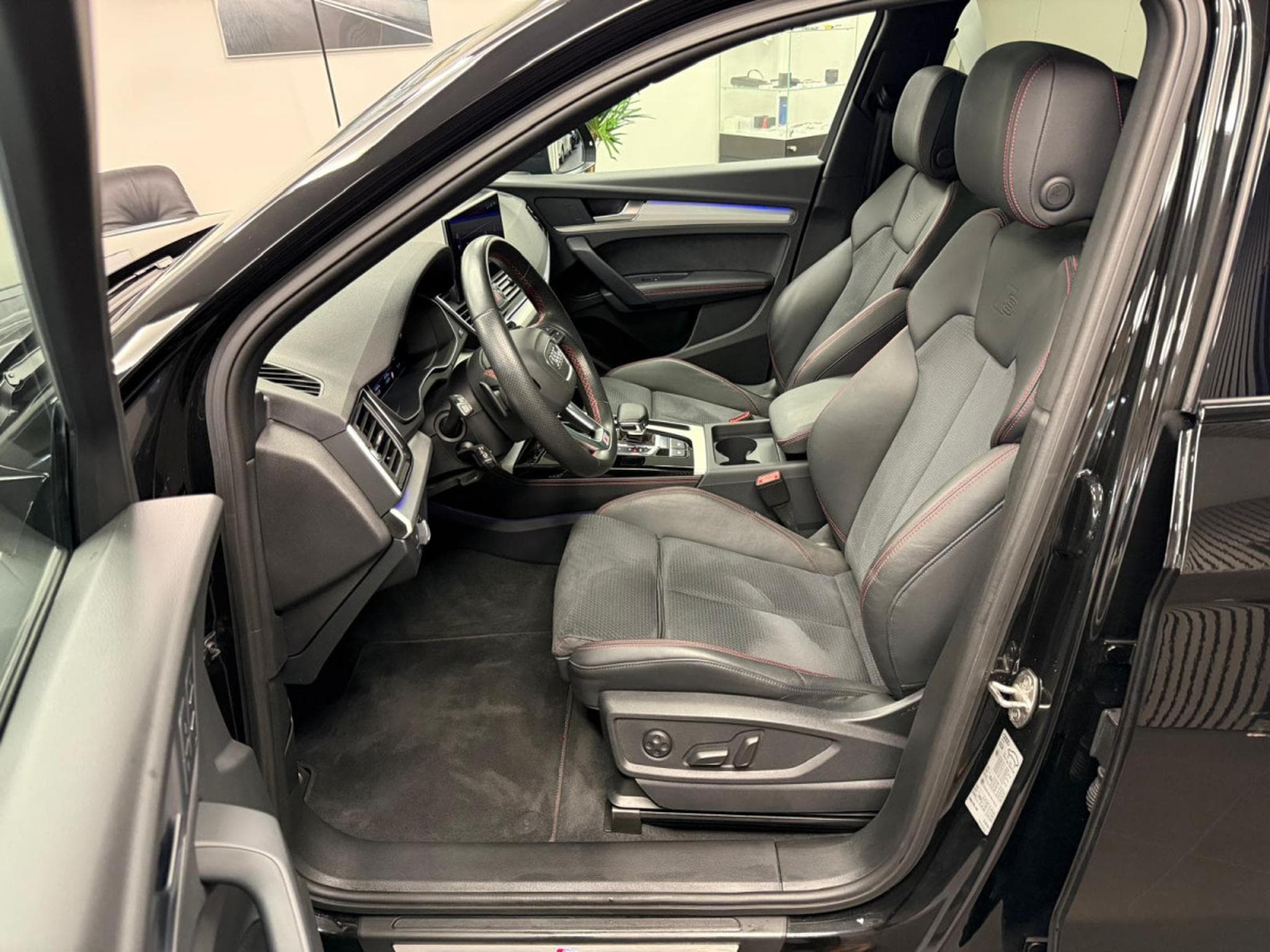 Audi Q5 S line 40 TFSI quattro 204 CH / 150 kW S tronic (2024) - Photo 3