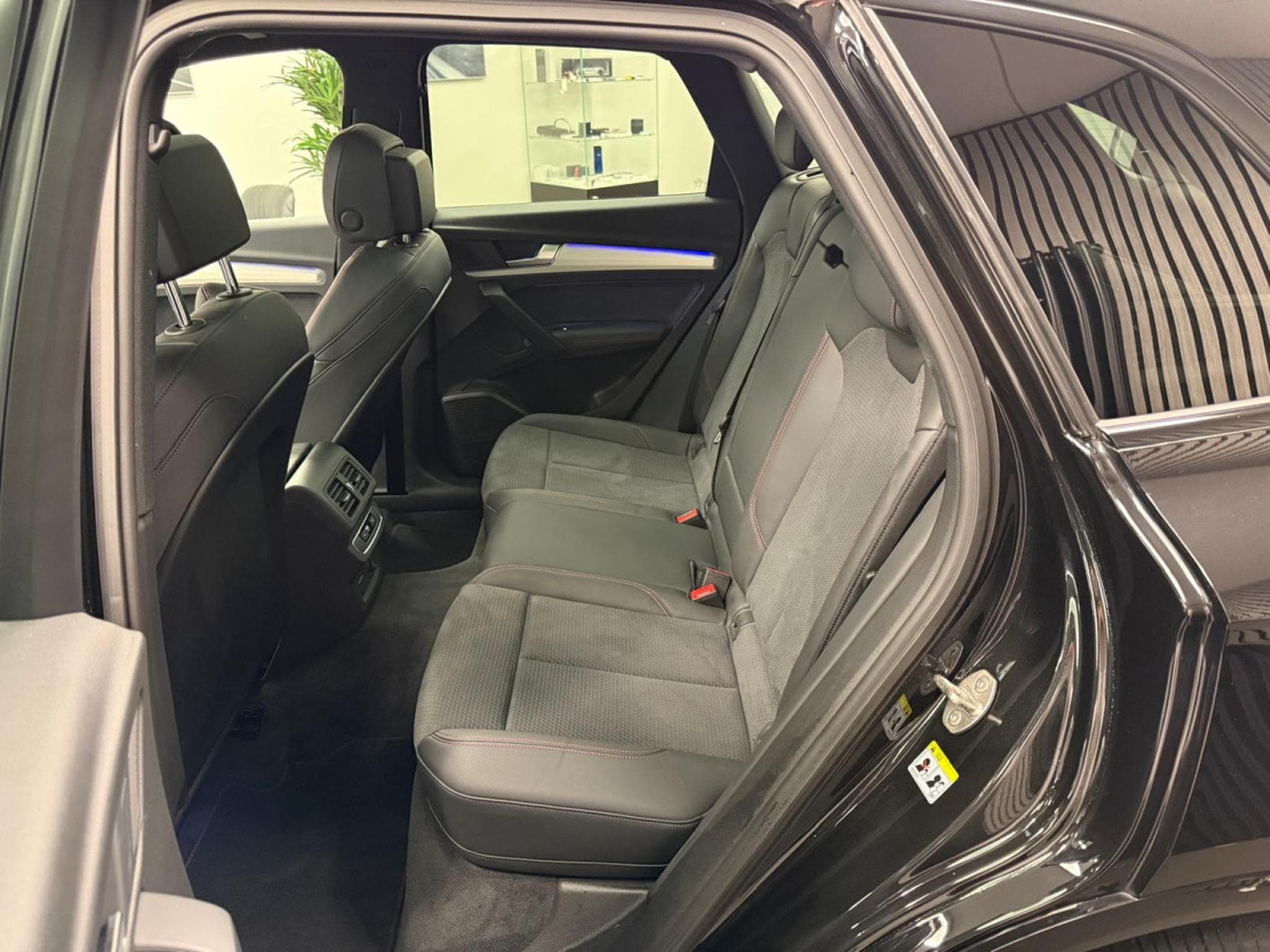 Audi Q5 S line 40 TFSI quattro 204 CH / 150 kW S tronic (2024) - Photo 6