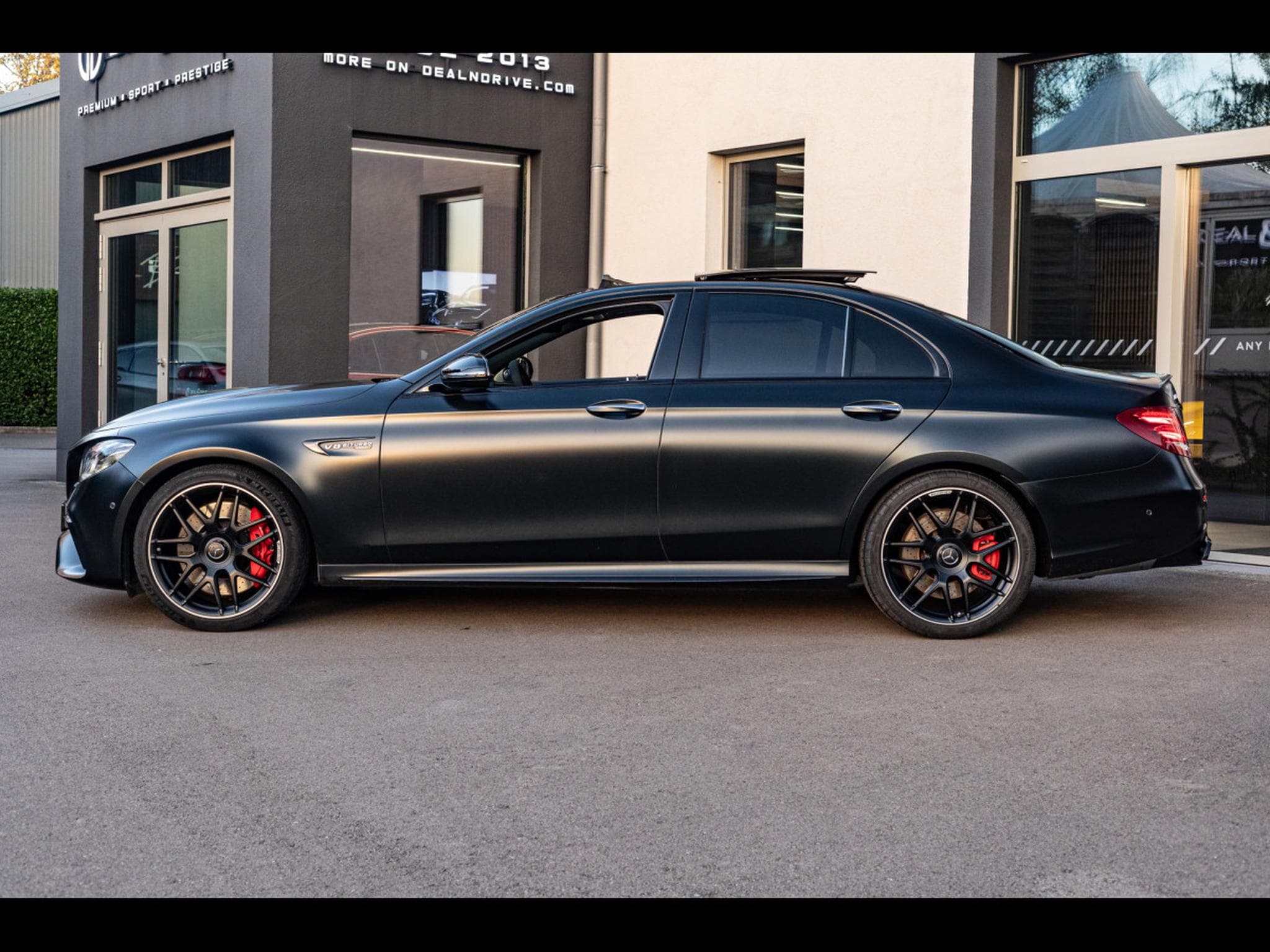 Mercedes E 63 AMG S LIMOUSINE 4MATIC EDITION 1 - DESIGNO MAGNO NIGHT BLACK (2017) - Photo 2
