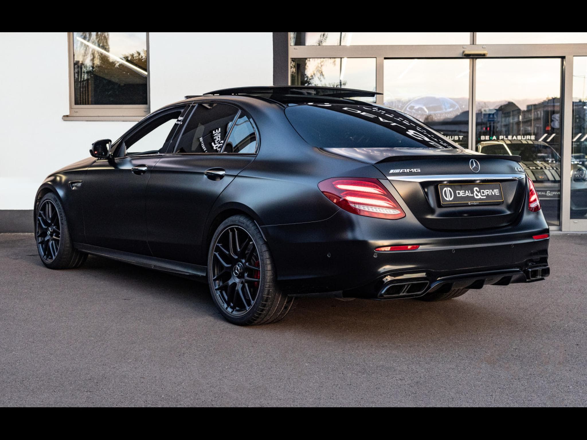 Mercedes E 63 AMG S LIMOUSINE 4MATIC EDITION 1 - DESIGNO MAGNO NIGHT BLACK (2017) - Photo 3