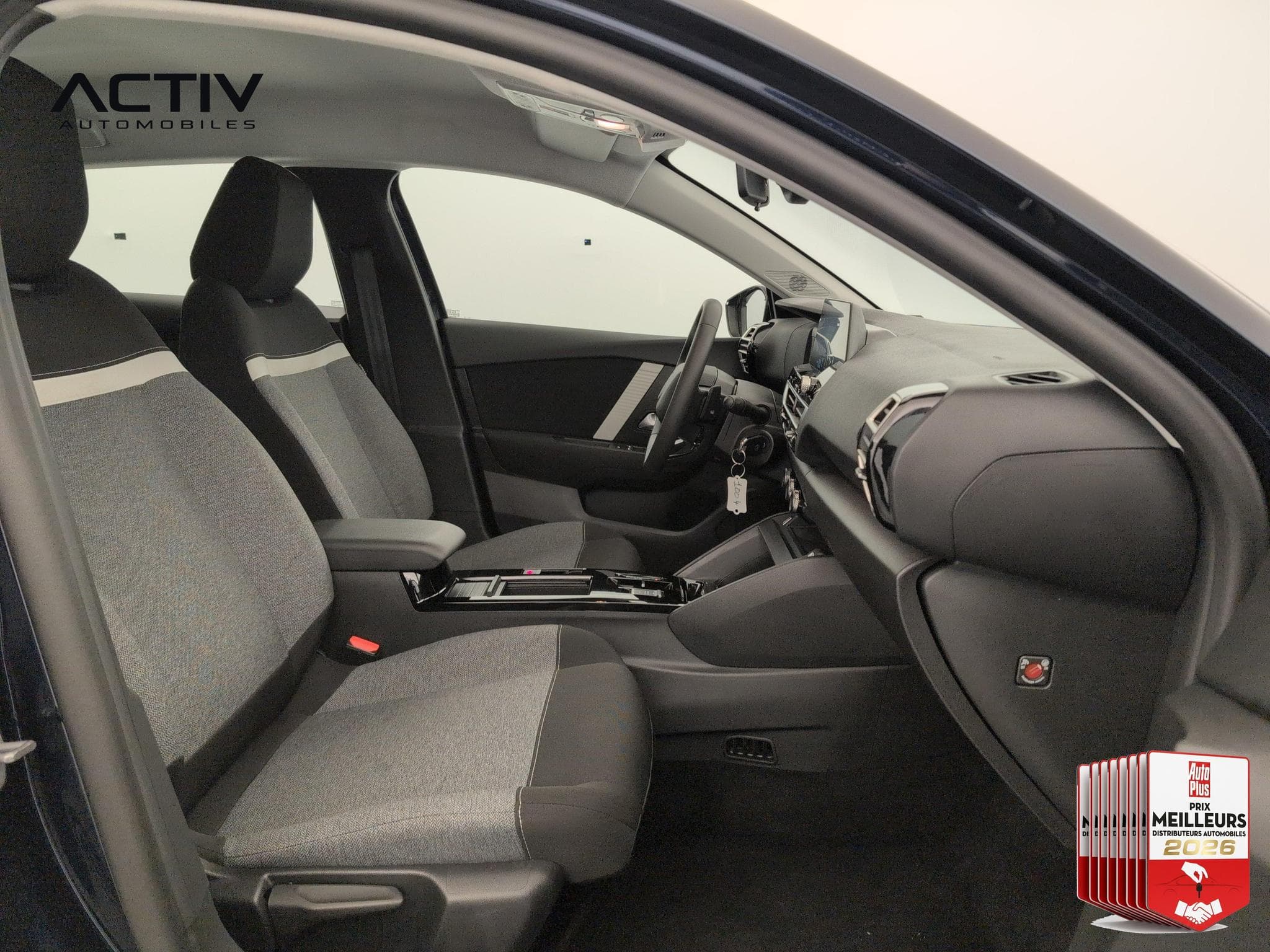 Citroën C4 Hybride 110 ch e-DCS6 You (2025) - Photo 9