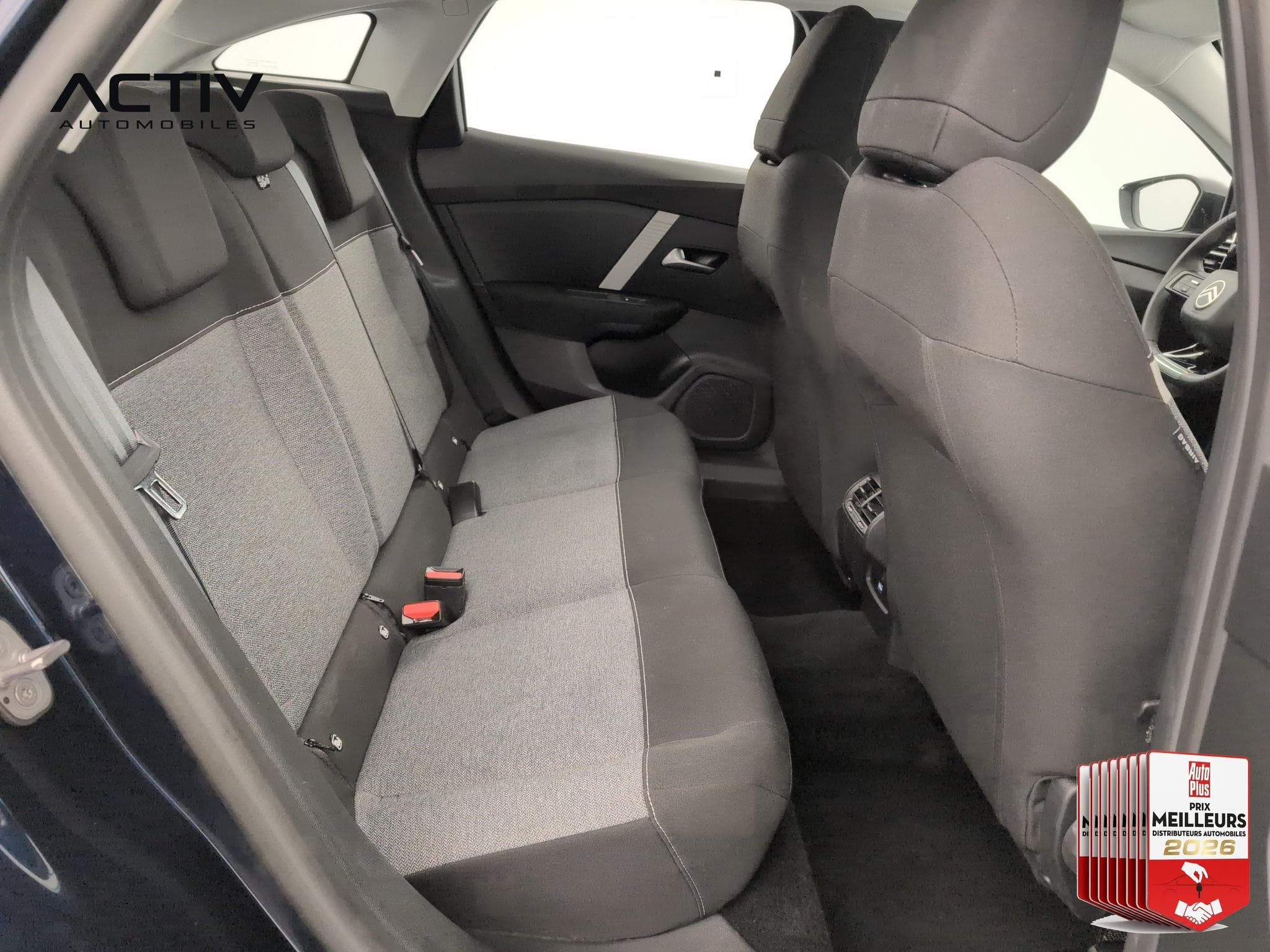 Citroën C4 Hybride 110 ch e-DCS6 You (2025) - Photo 10