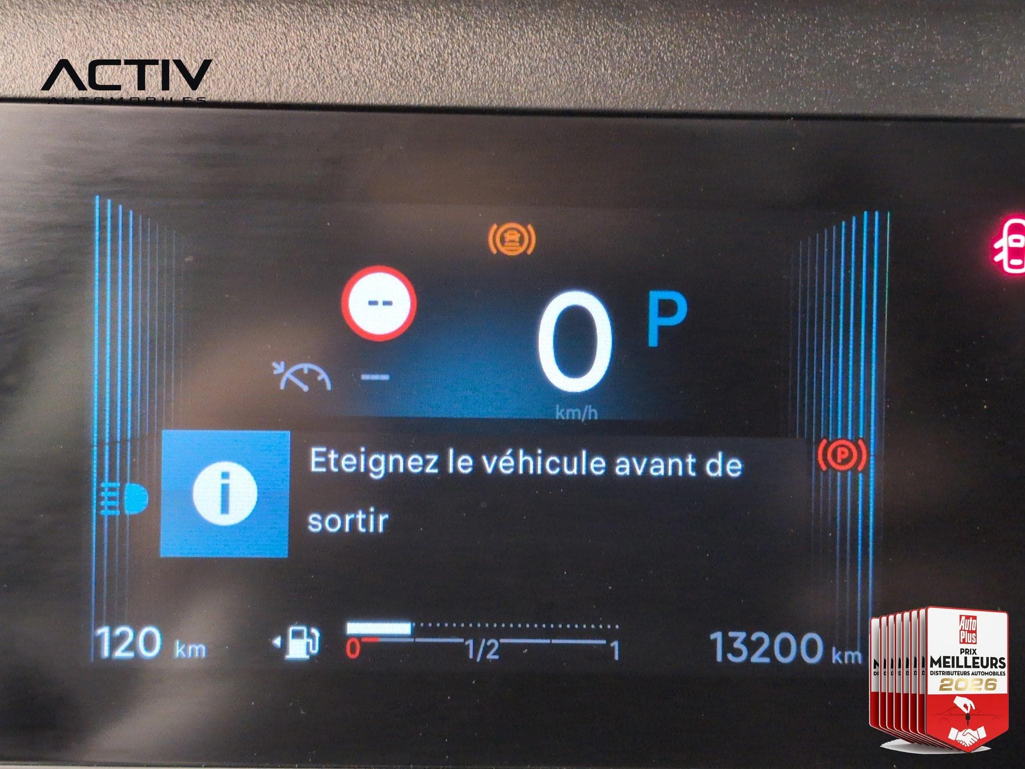 Citroën C4 Hybride 110 ch e-DCS6 You (2025) - Photo 23