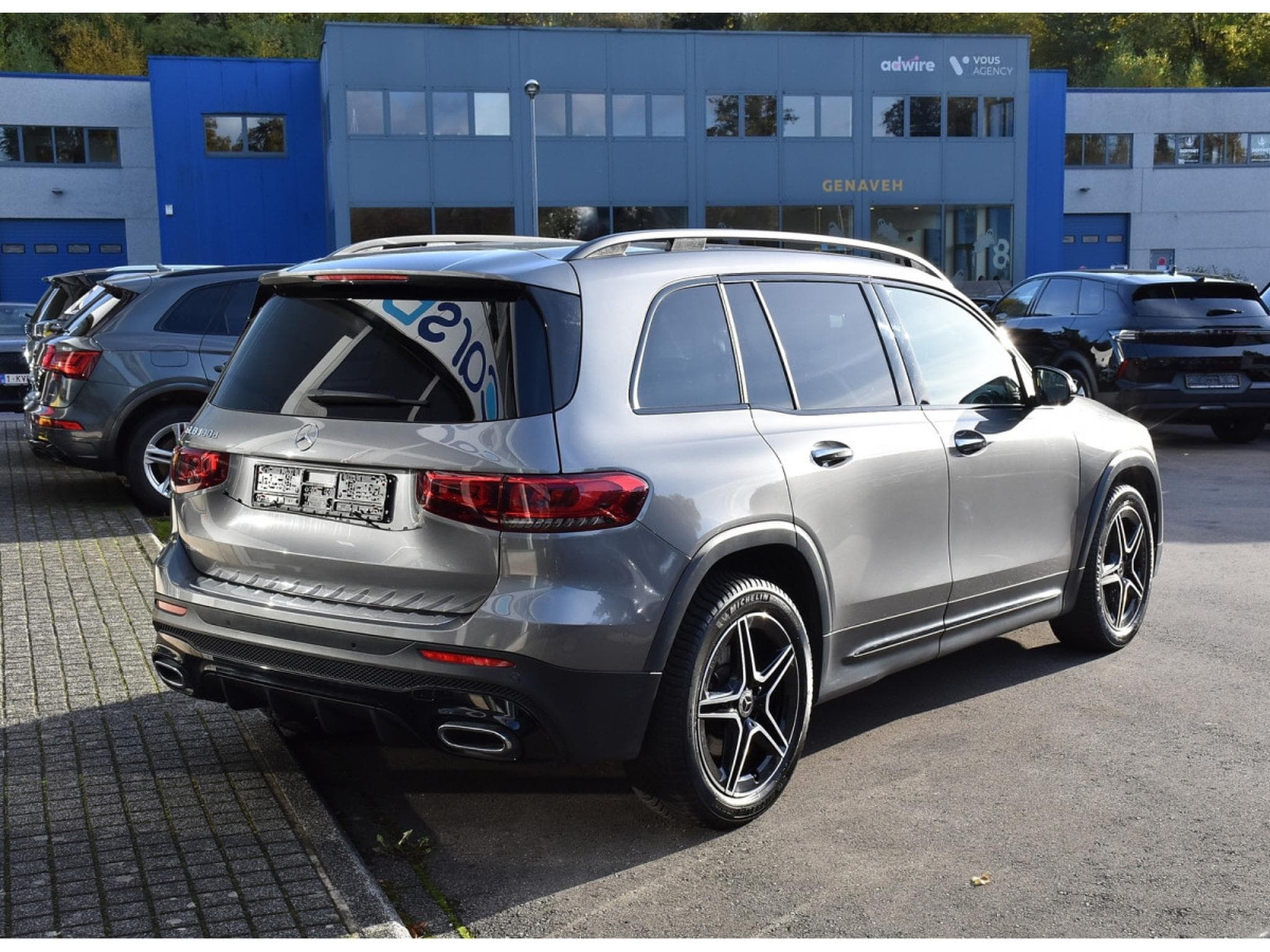 Mercedes GLB 180 d AMG Line 8G-DCT 7 PL. GPS LANE KEYLESS NIGHT (2023) - Foto 4