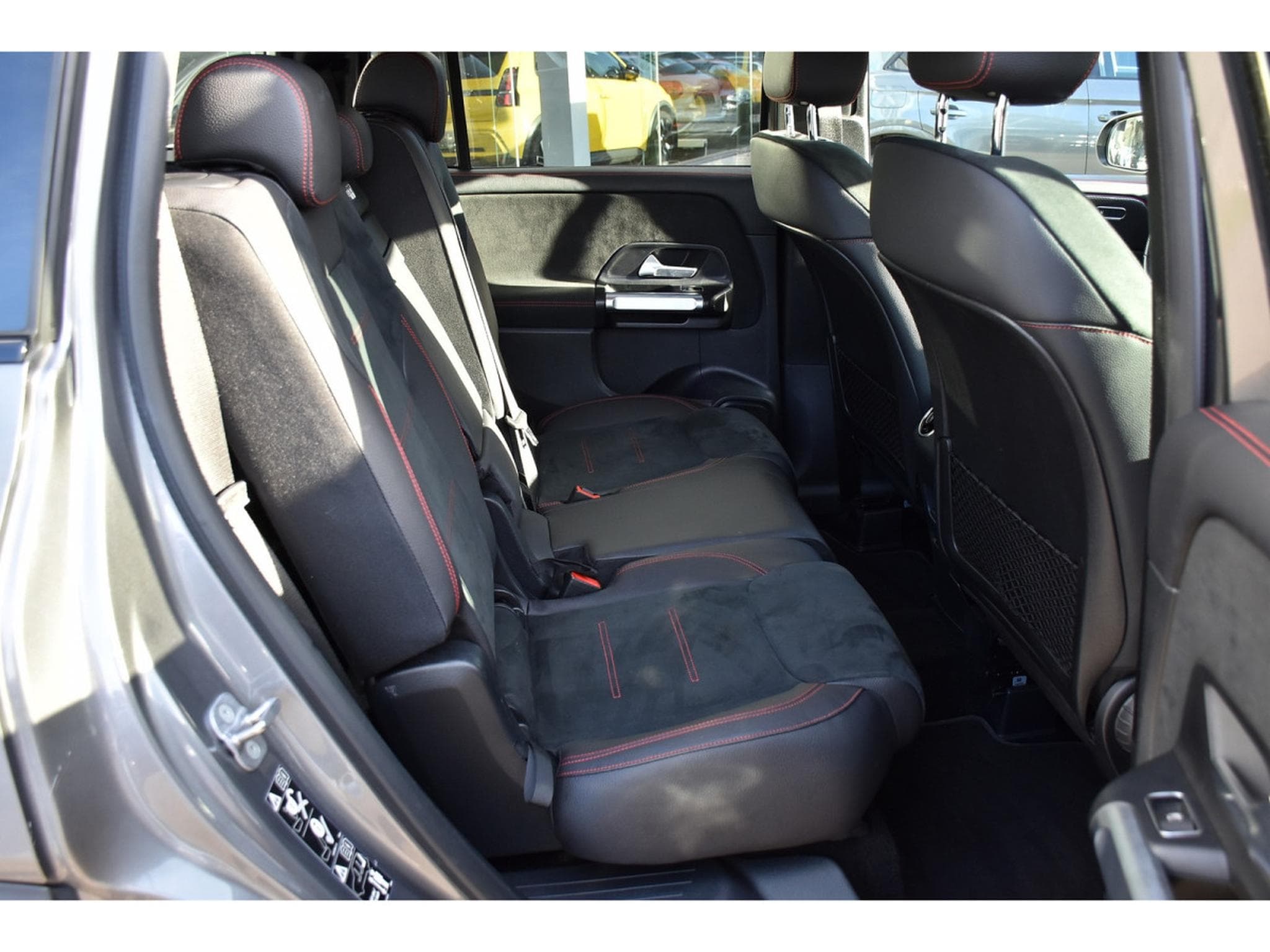 Mercedes GLB 180 d AMG Line 8G-DCT 7 PL. GPS LANE KEYLESS NIGHT (2023) - Foto 8