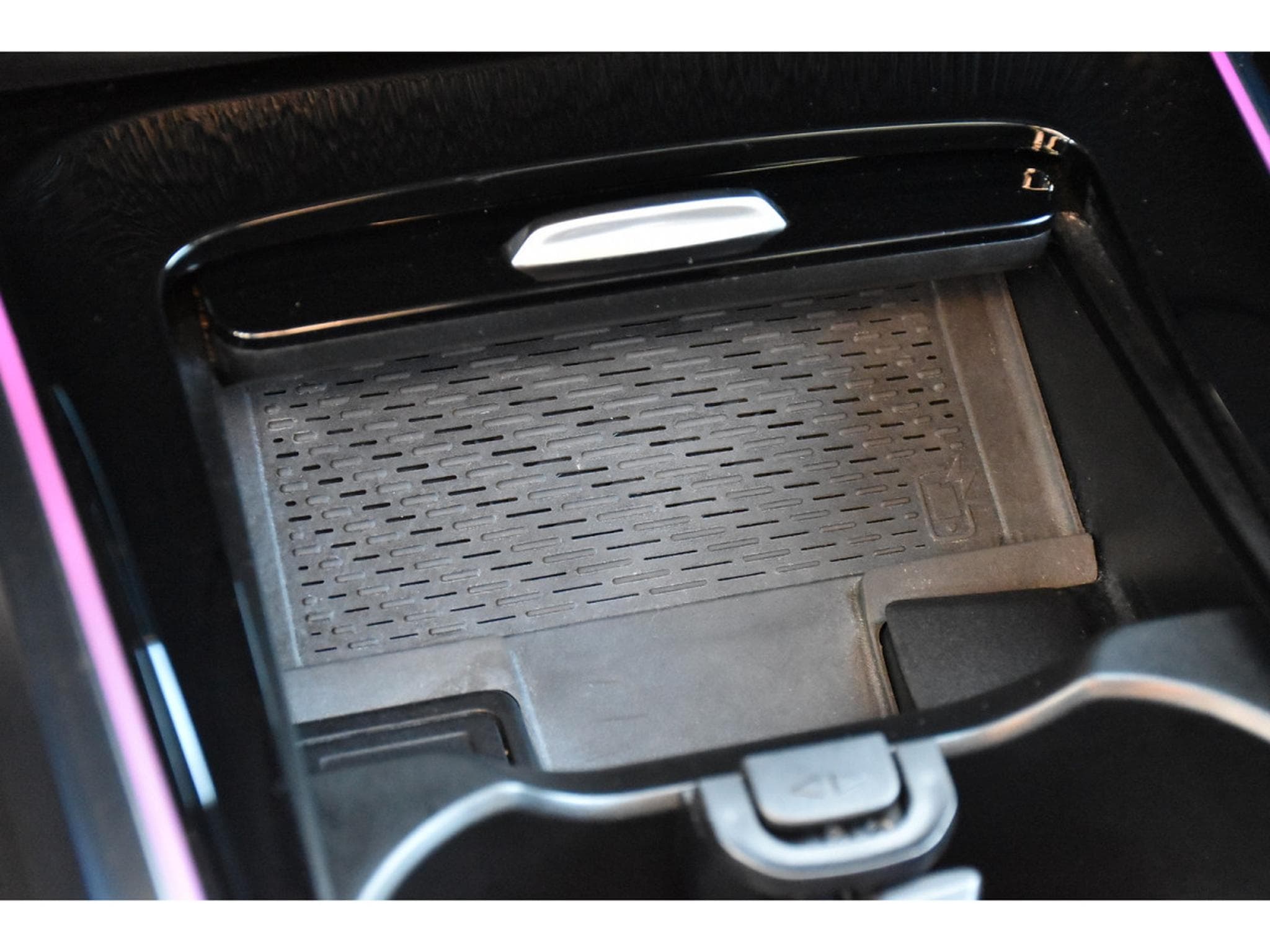 Mercedes GLB 180 d AMG Line 8G-DCT 7 PL. GPS LANE KEYLESS NIGHT (2023) - Foto 18