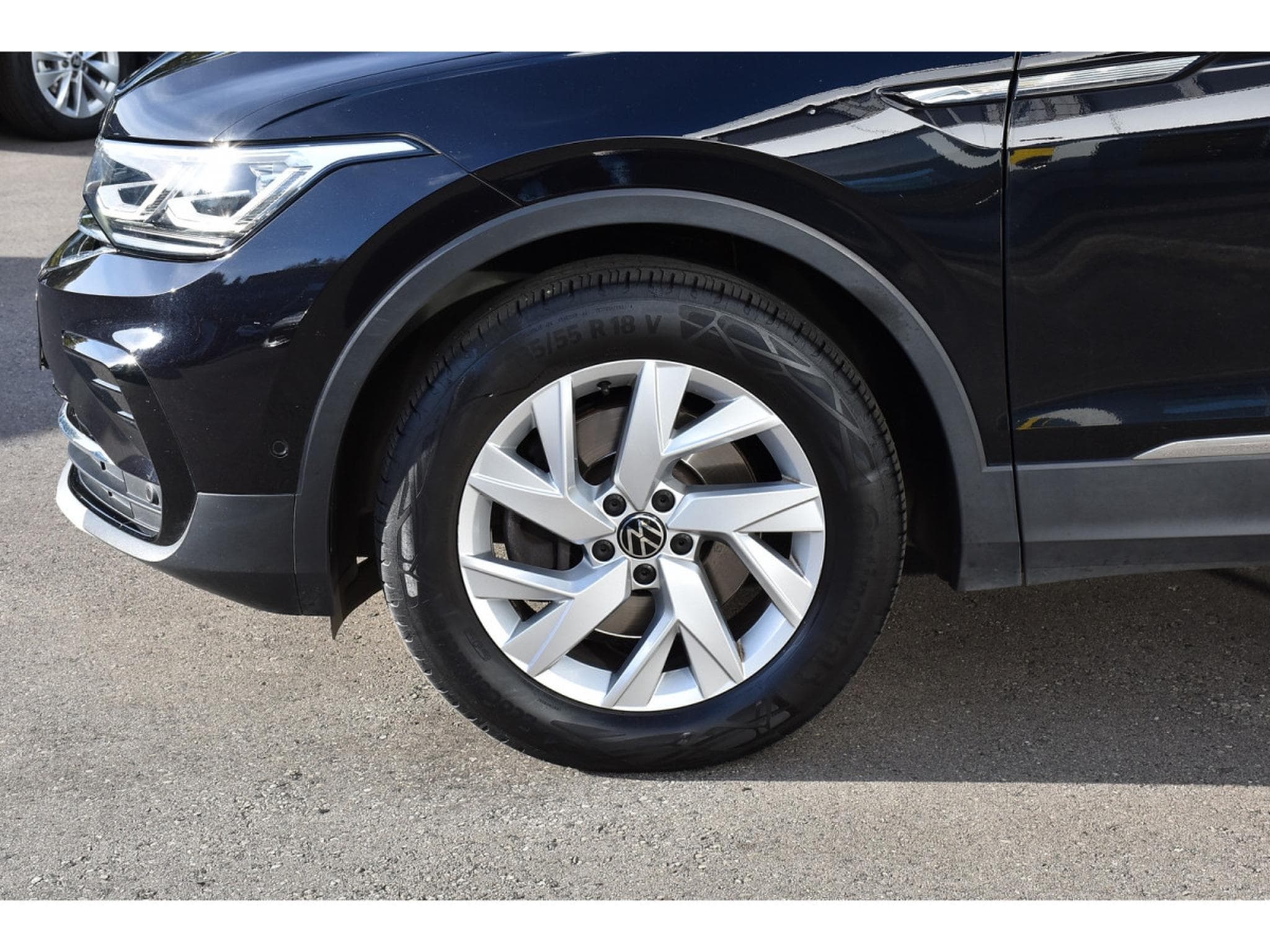 VW Tiguan 2.0 TDI 4Motion Elegance DSG ACC LANE KEYLESS 1° MAIN (2023) - Foto 5