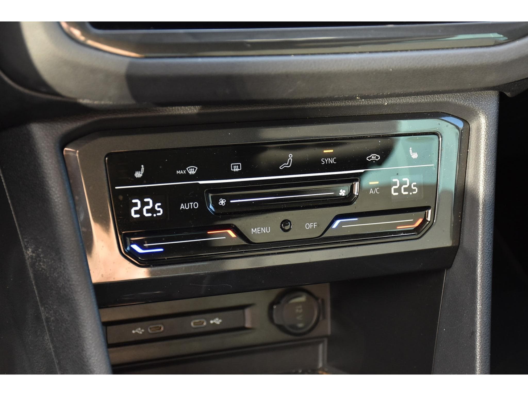 VW Tiguan 2.0 TDI 4Motion Elegance DSG ACC LANE KEYLESS 1° MAIN (2023) - Foto 16