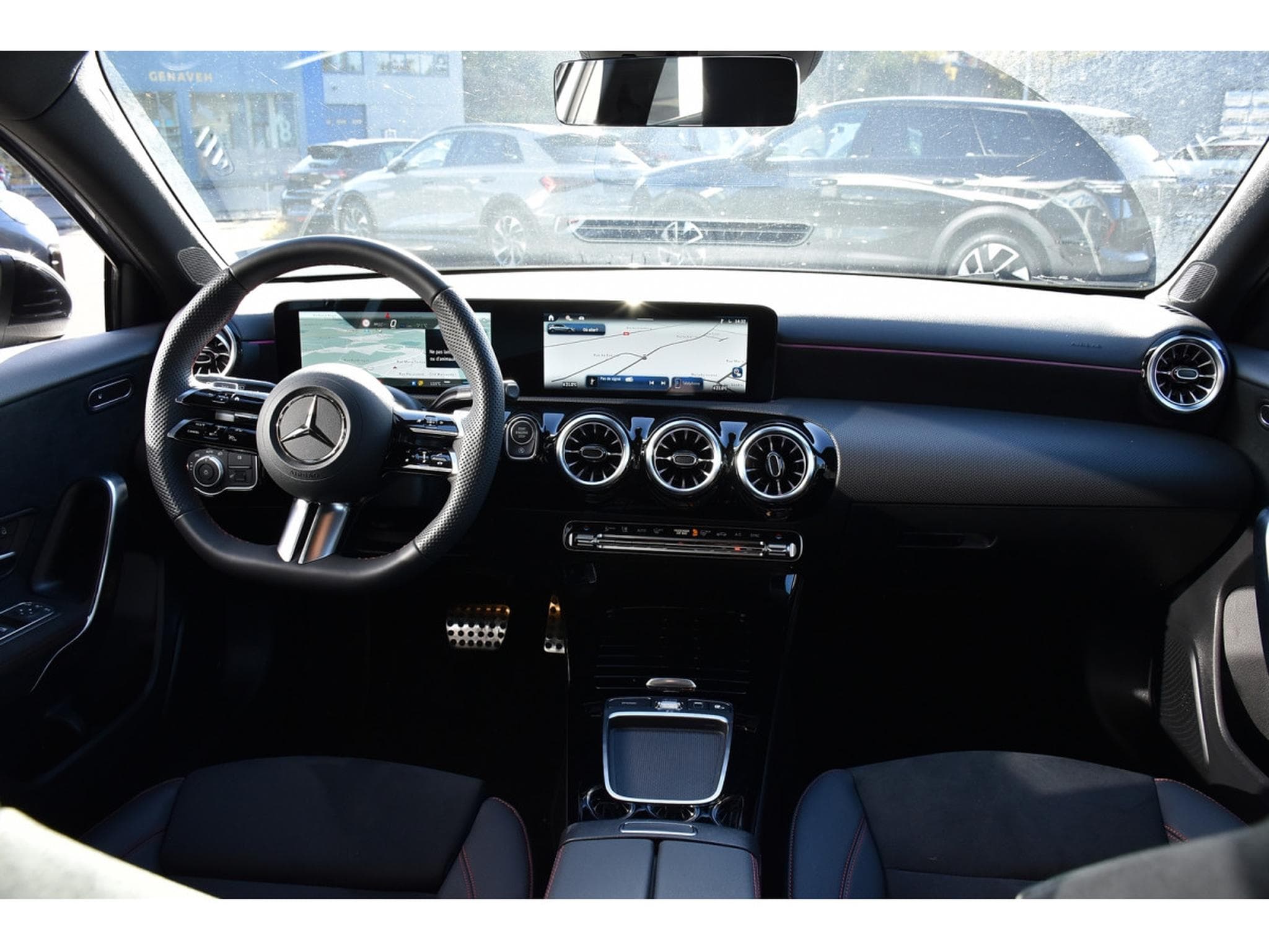 Mercedes A 200 AMG Line 7G-Tronic ACC NIGHT CAM KEYLESS 1° MAIN (2025) - Foto 9