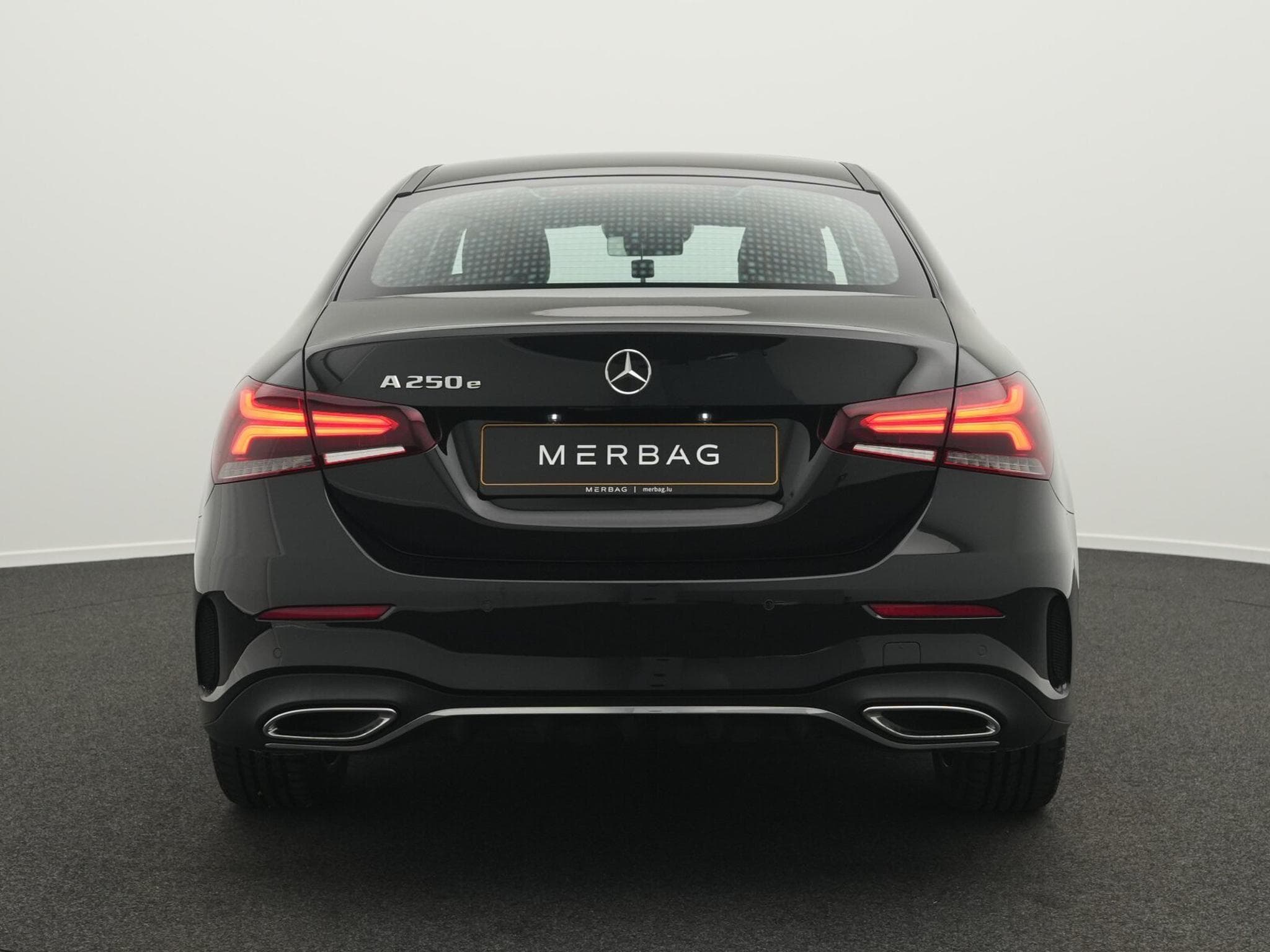 Mercedes A 250 e AMG-Line Lim LED+Pano+360°+Ambi (2021) - Photo 4