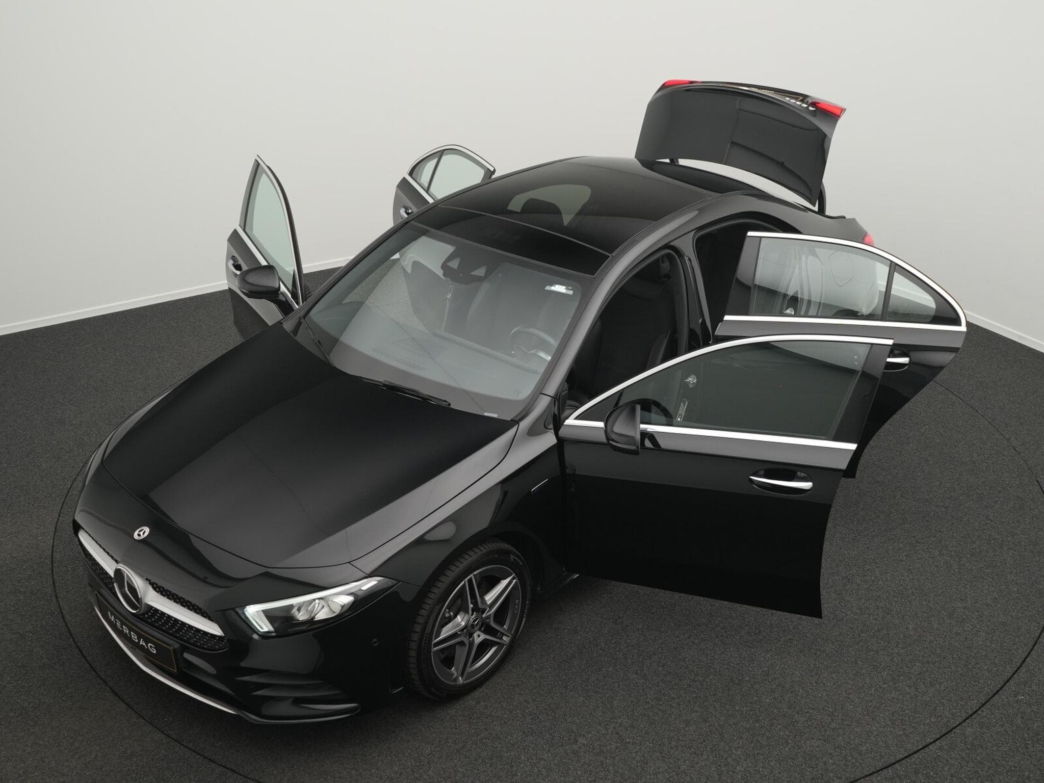 Mercedes A 250 e AMG-Line Lim LED+Pano+360°+Ambi (2021) - Photo 14