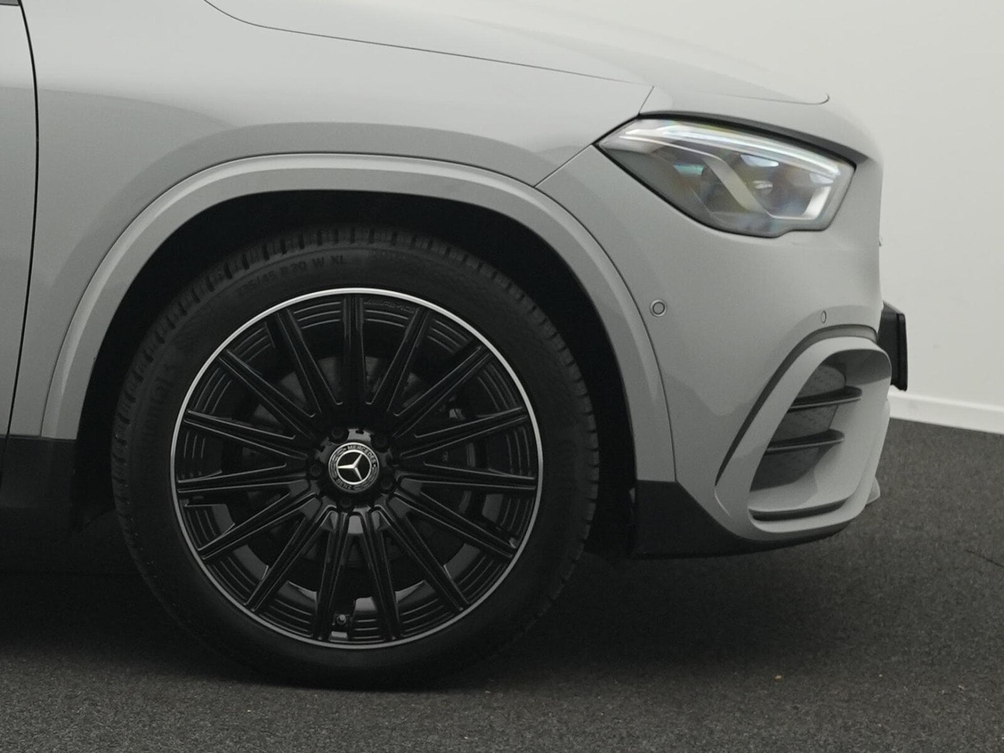 Mercedes GLA 200 d AMG-Line Multi+Kamera+Night+20"+MBUX (2025) - Photo 8