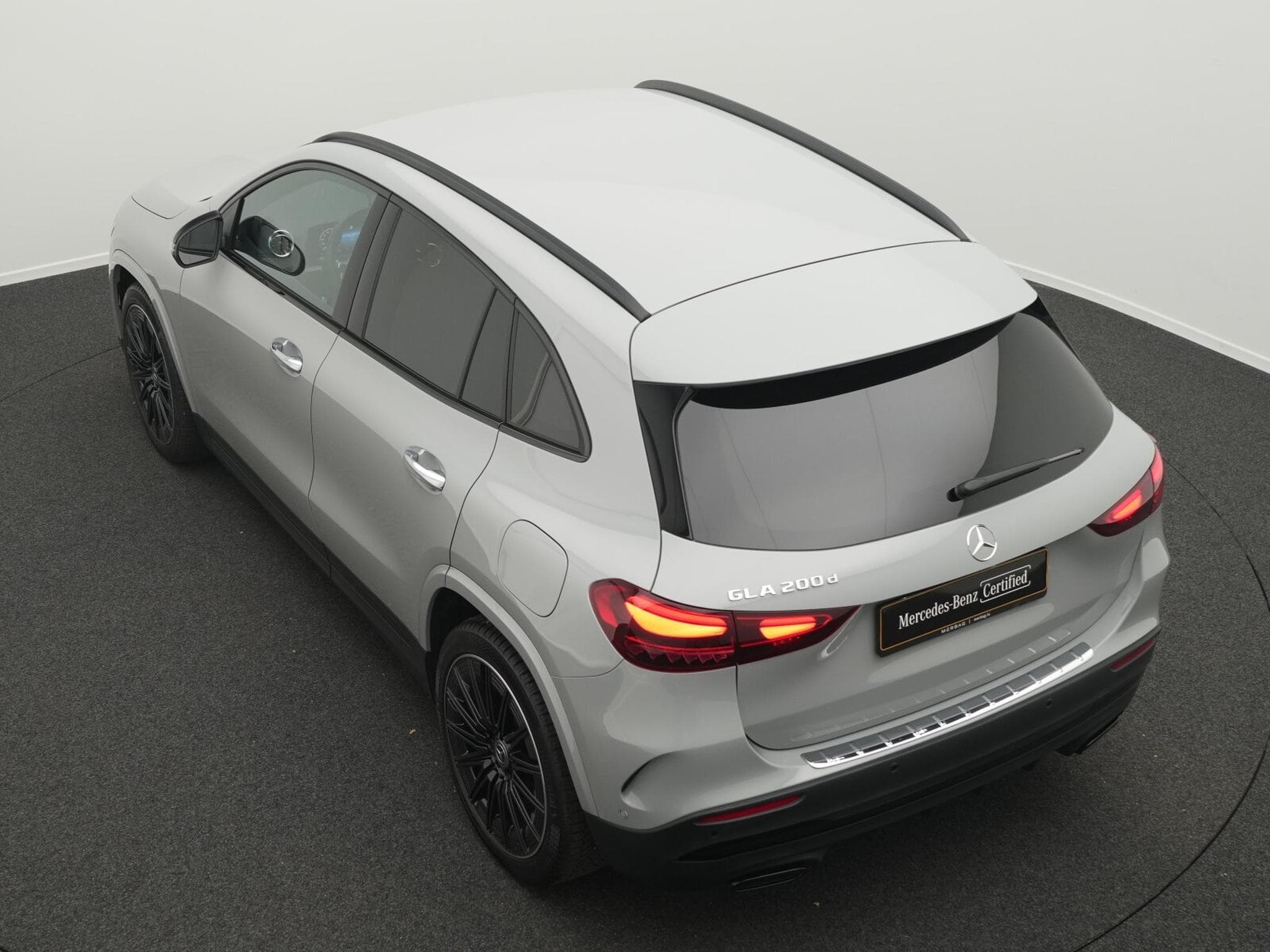 Mercedes GLA 200 d AMG-Line Multi+Kamera+Night+20"+MBUX (2025) - Photo 13