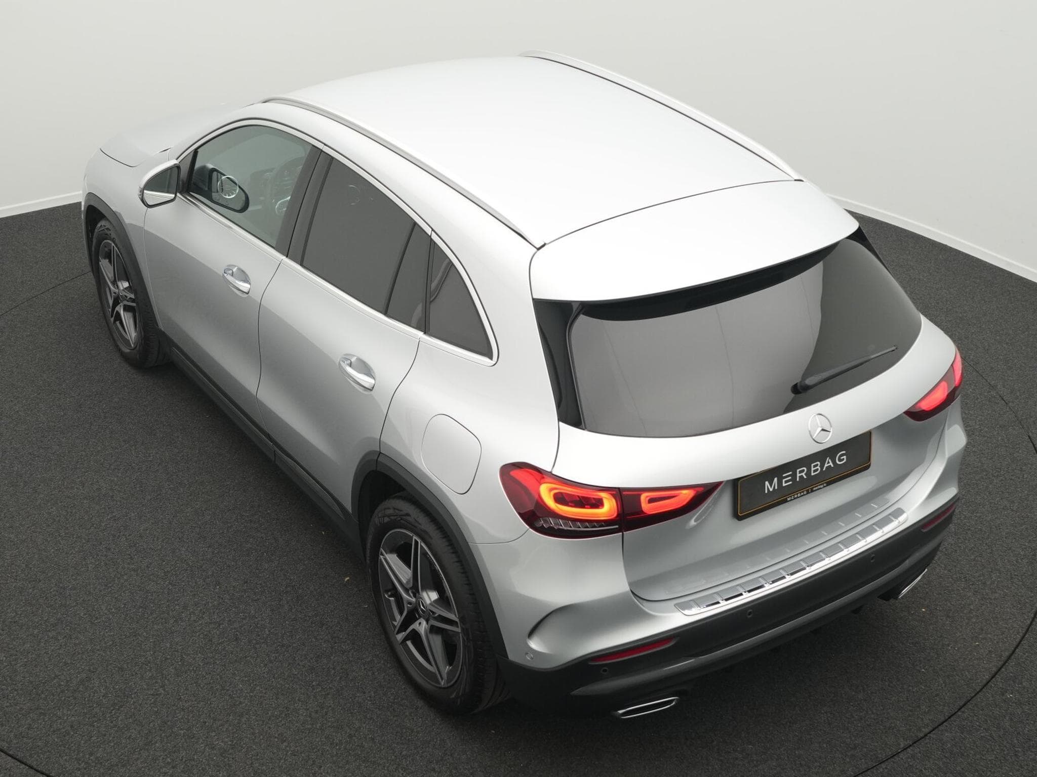 Mercedes GLA 180 AMG-Line Multi+Kamera+MBUX+Ambi+19" (2021) - Photo 13