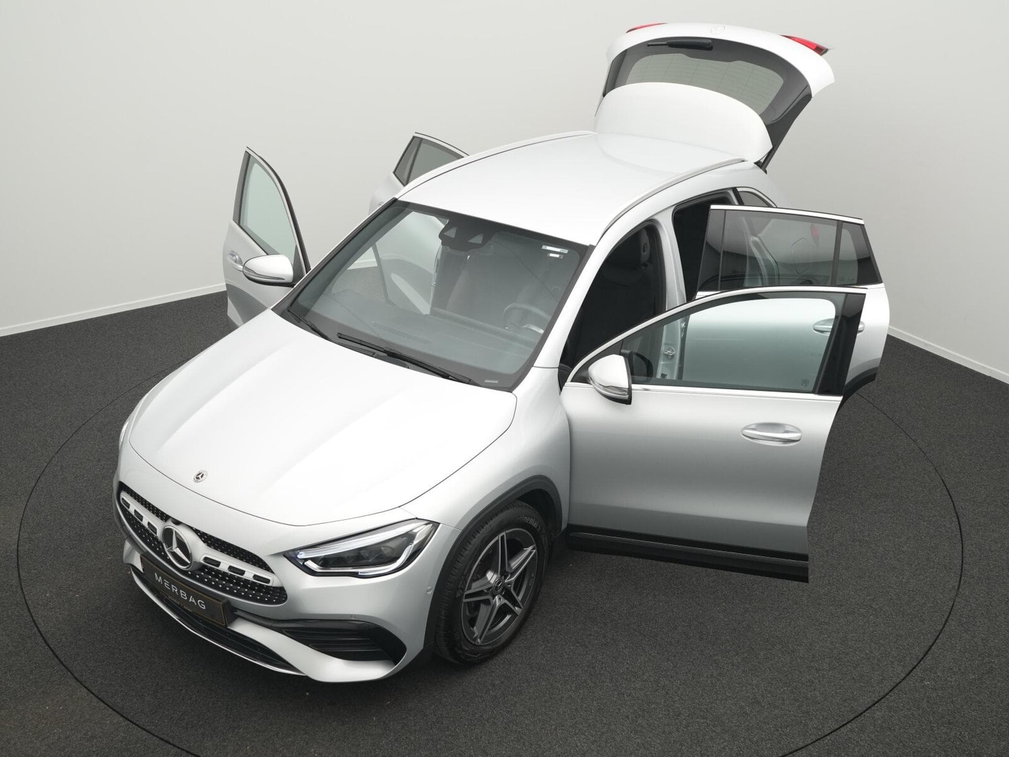 Mercedes GLA 180 AMG-Line Multi+Kamera+MBUX+Ambi+19" (2021) - Photo 14