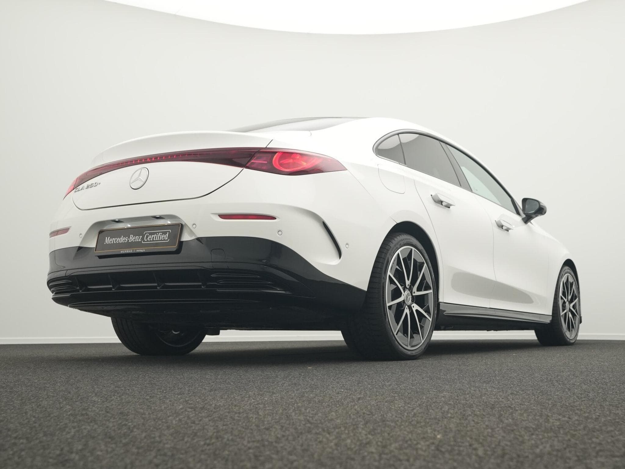 Mercedes CLA 250 + AMG-Line Multi+Pano+Kamera+Night+Memo (2025) - Photo 11