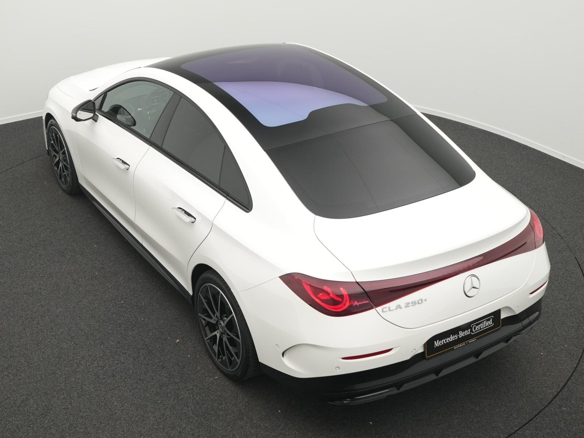 Mercedes CLA 250 + AMG-Line Multi+Pano+Kamera+Night+Memo (2025) - Photo 13