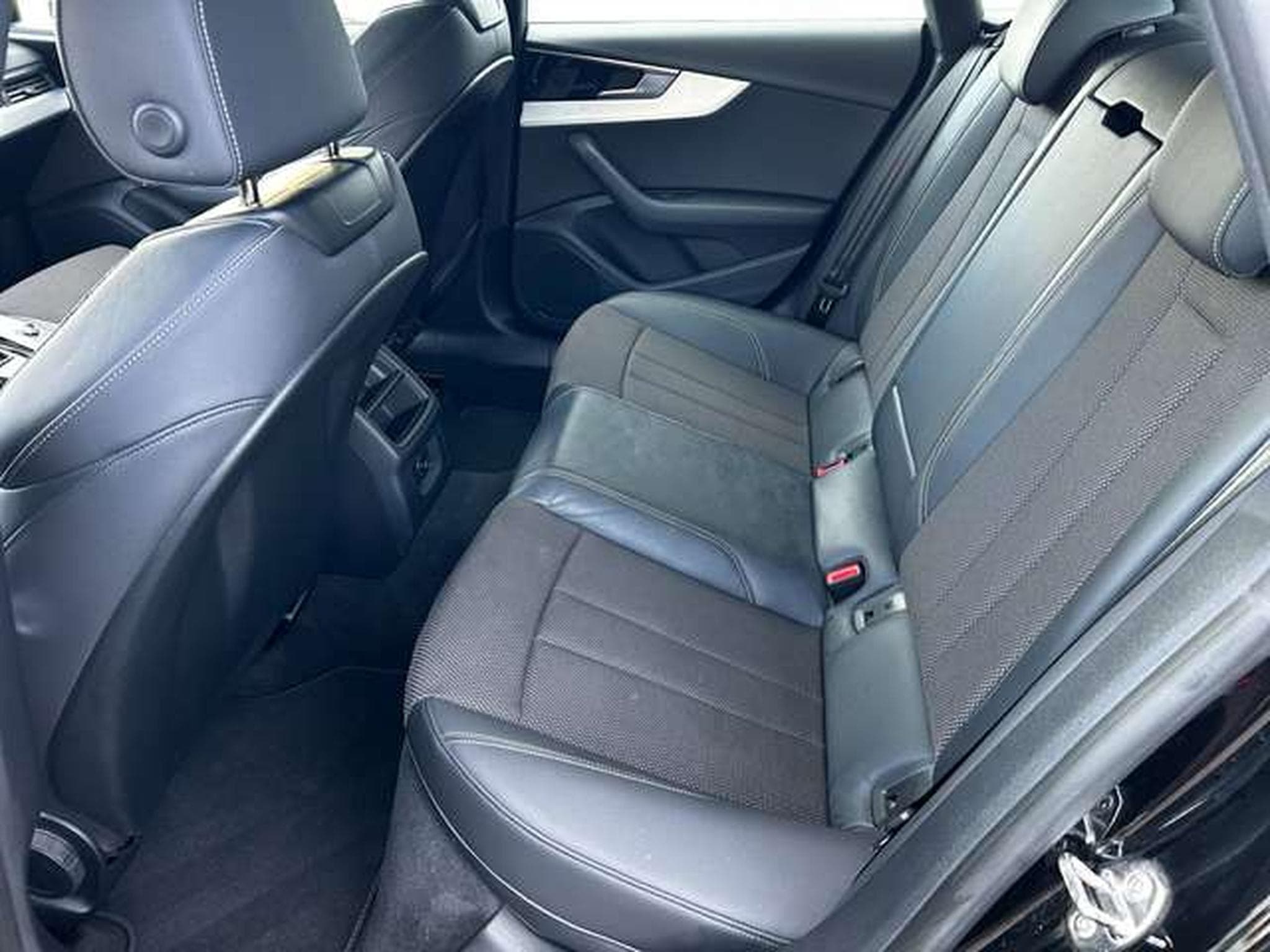 Audi A5 2.0 TFSI 150 CV S-TRONIC (2023) - Photo 17