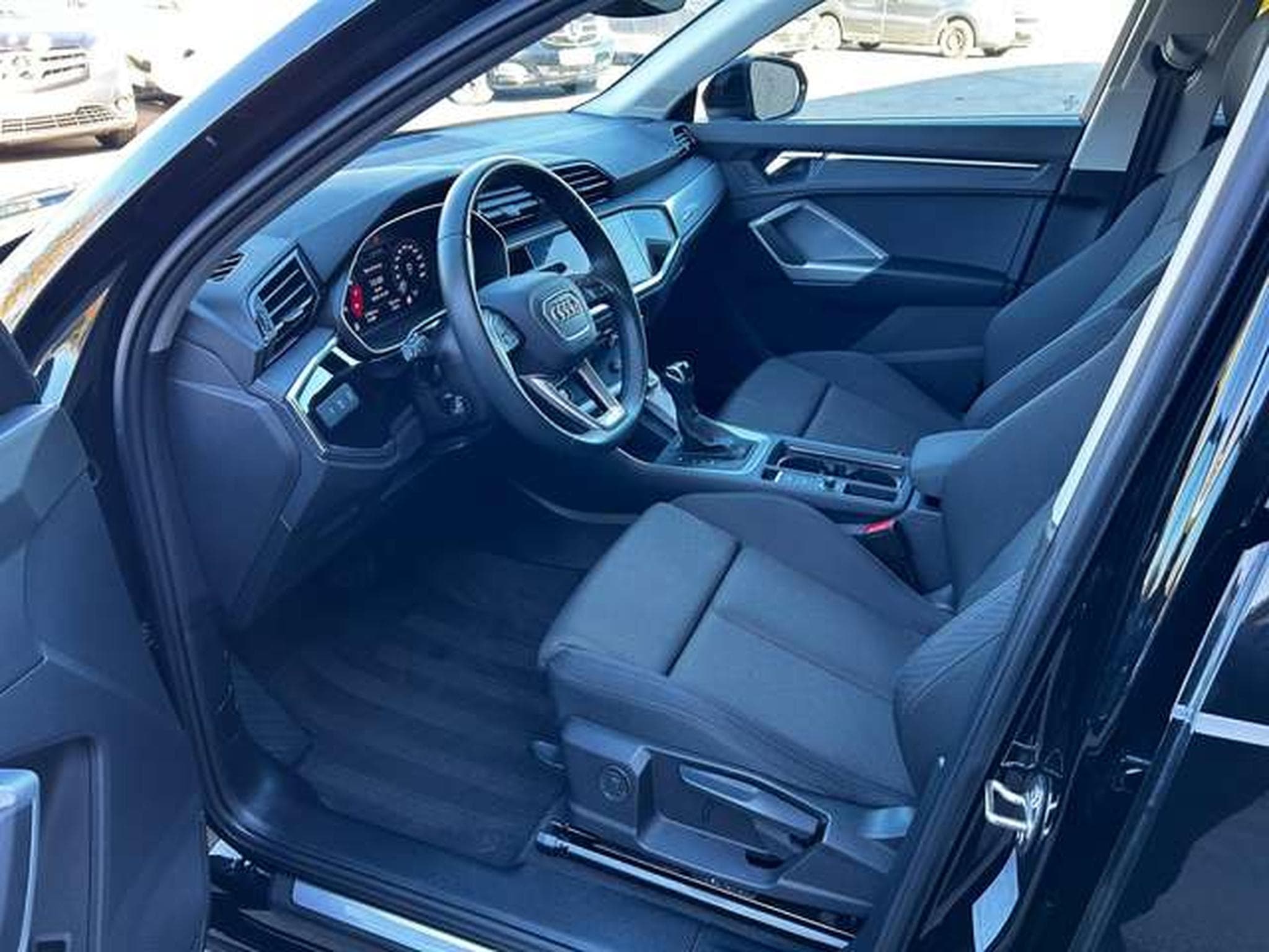Audi Q3 1.5 TFSI 150 CV S-TRONIC (2025) - Photo 5