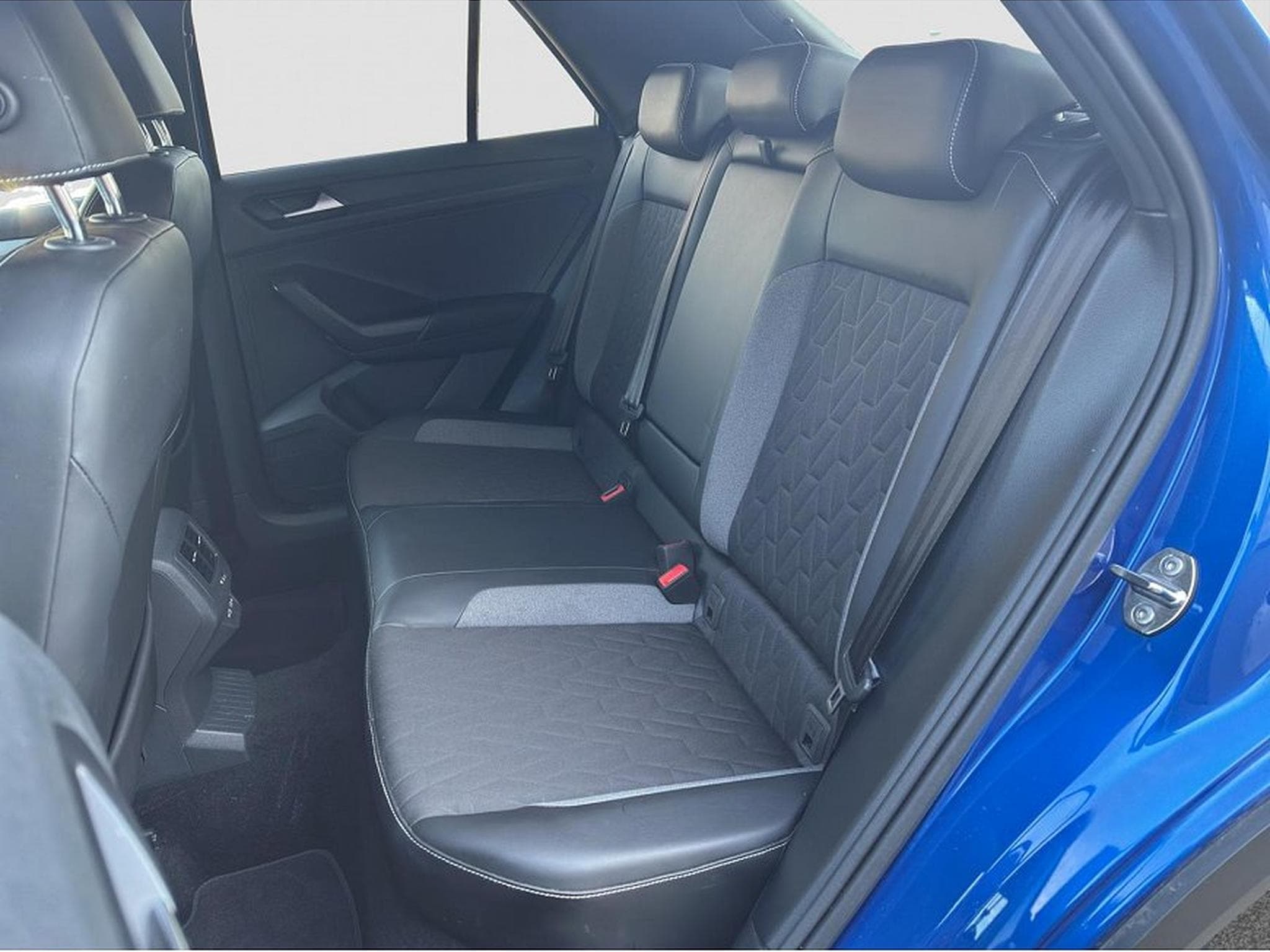 VW T-Roc (2025) - Photo 17